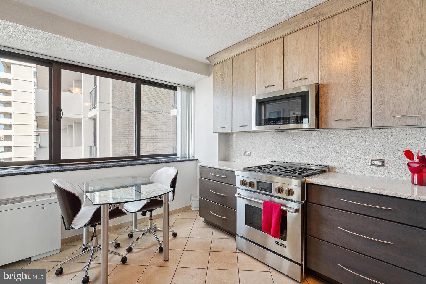 HYDE PARK - Residential Lease