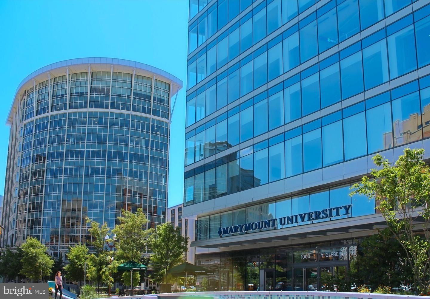 HYDE PARK - Residential Lease