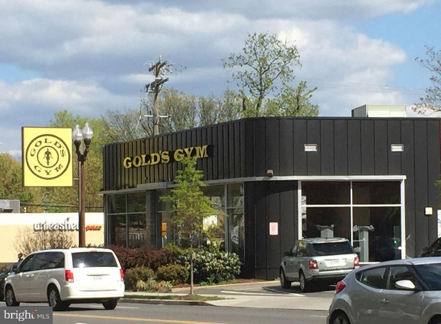 HYDE PARK - Residential Lease