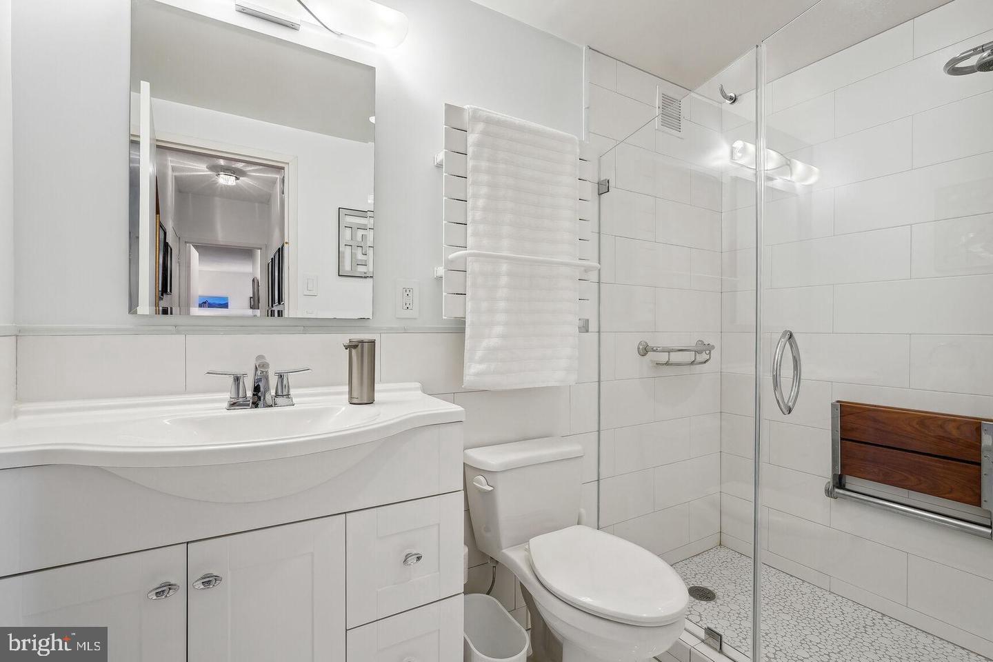 HYDE PARK - Residential Lease