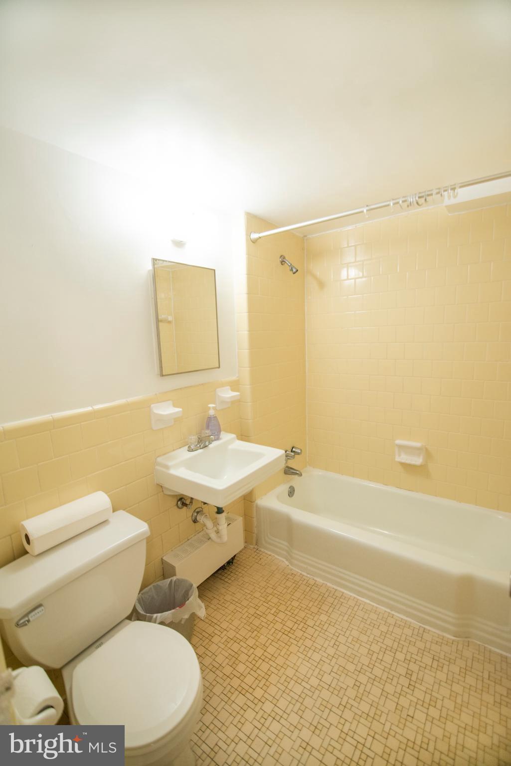 COURTHOUSE - Residential Lease