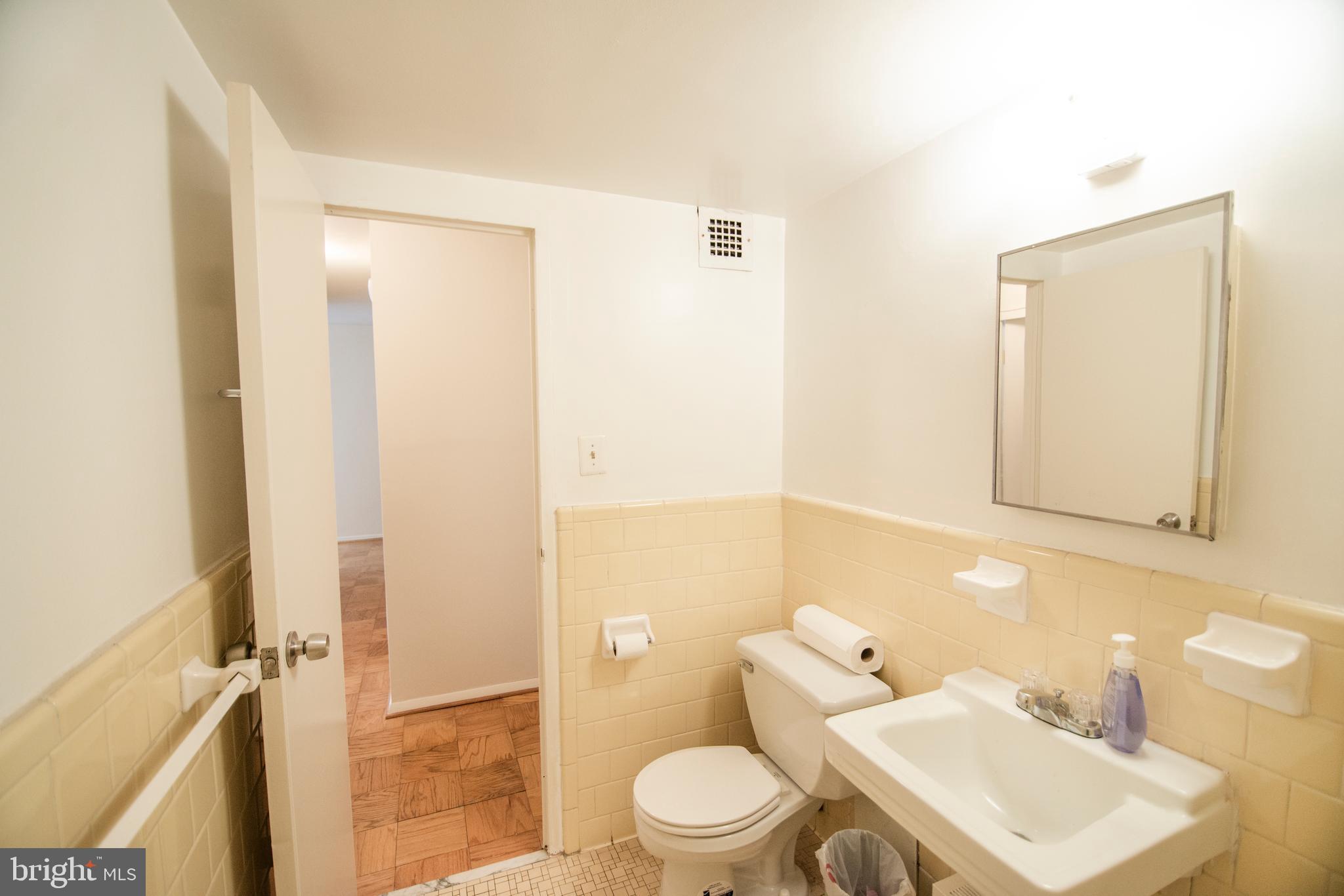 COURTHOUSE - Residential Lease