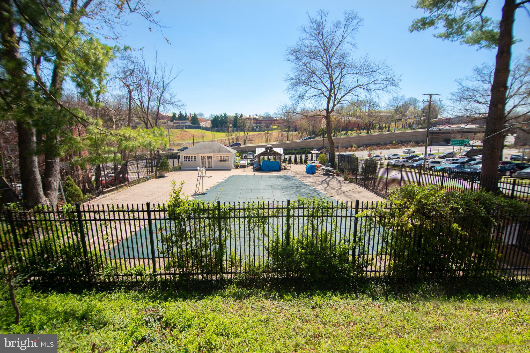 COURTHOUSE - Residential Lease