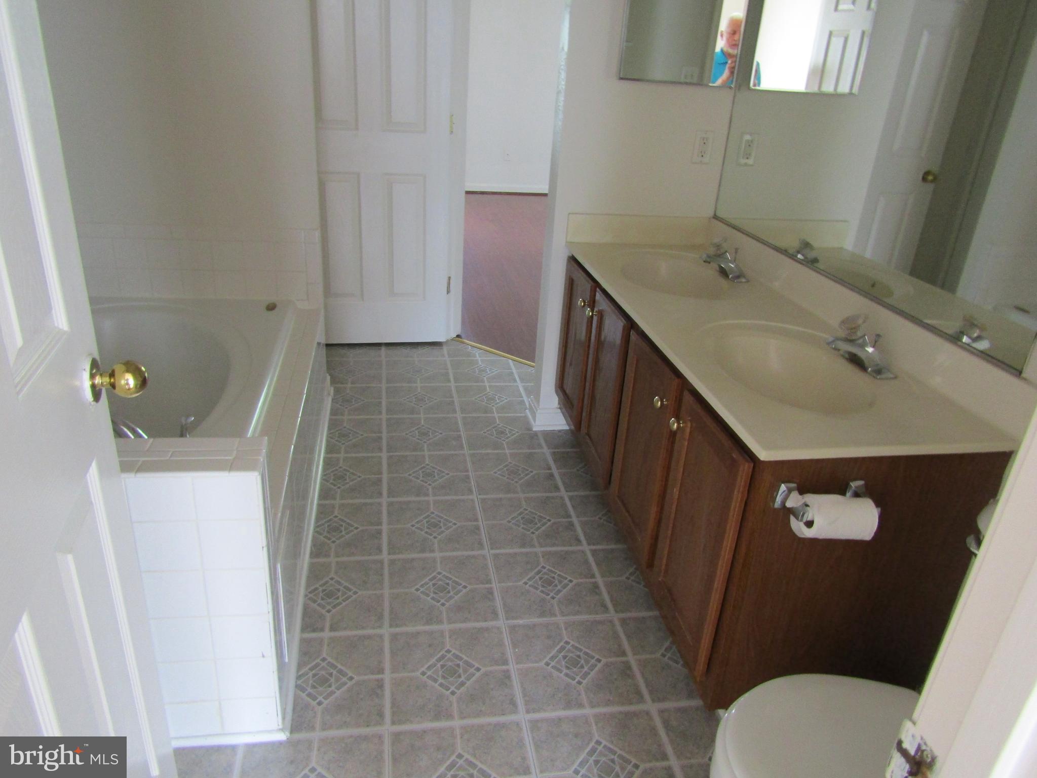 SOUTH RIDING - Residential Lease