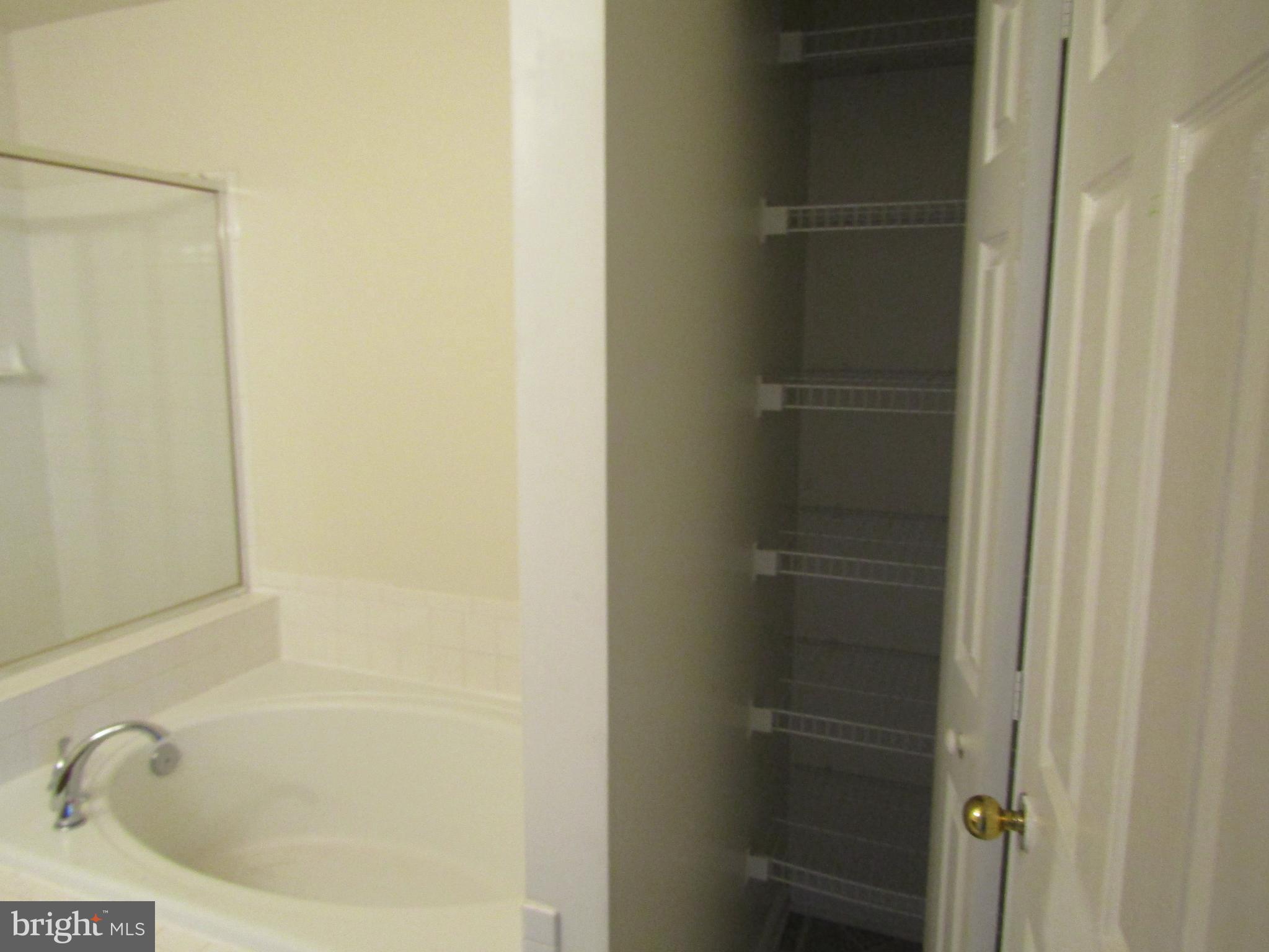 SOUTH RIDING - Residential Lease