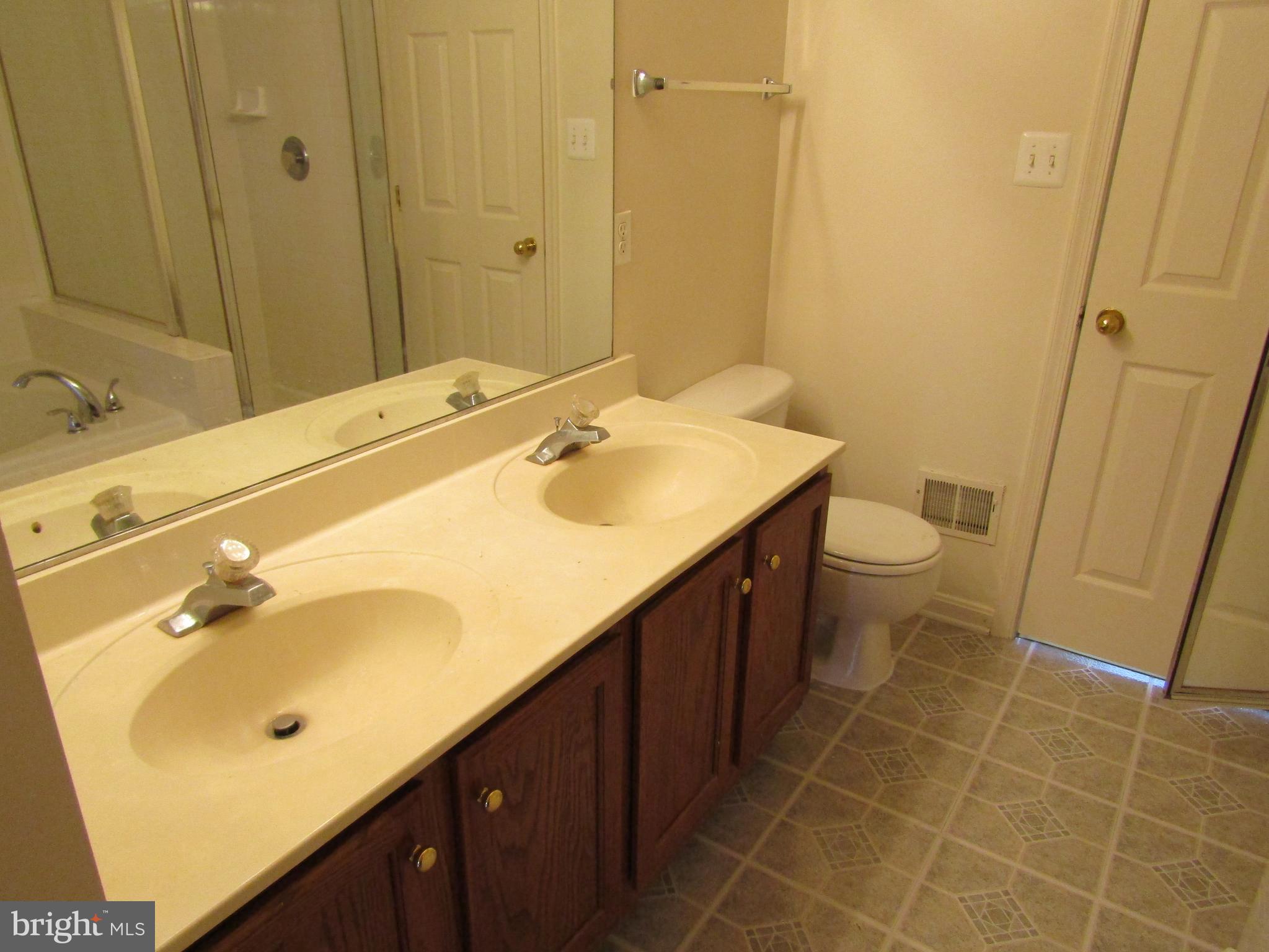 SOUTH RIDING - Residential Lease