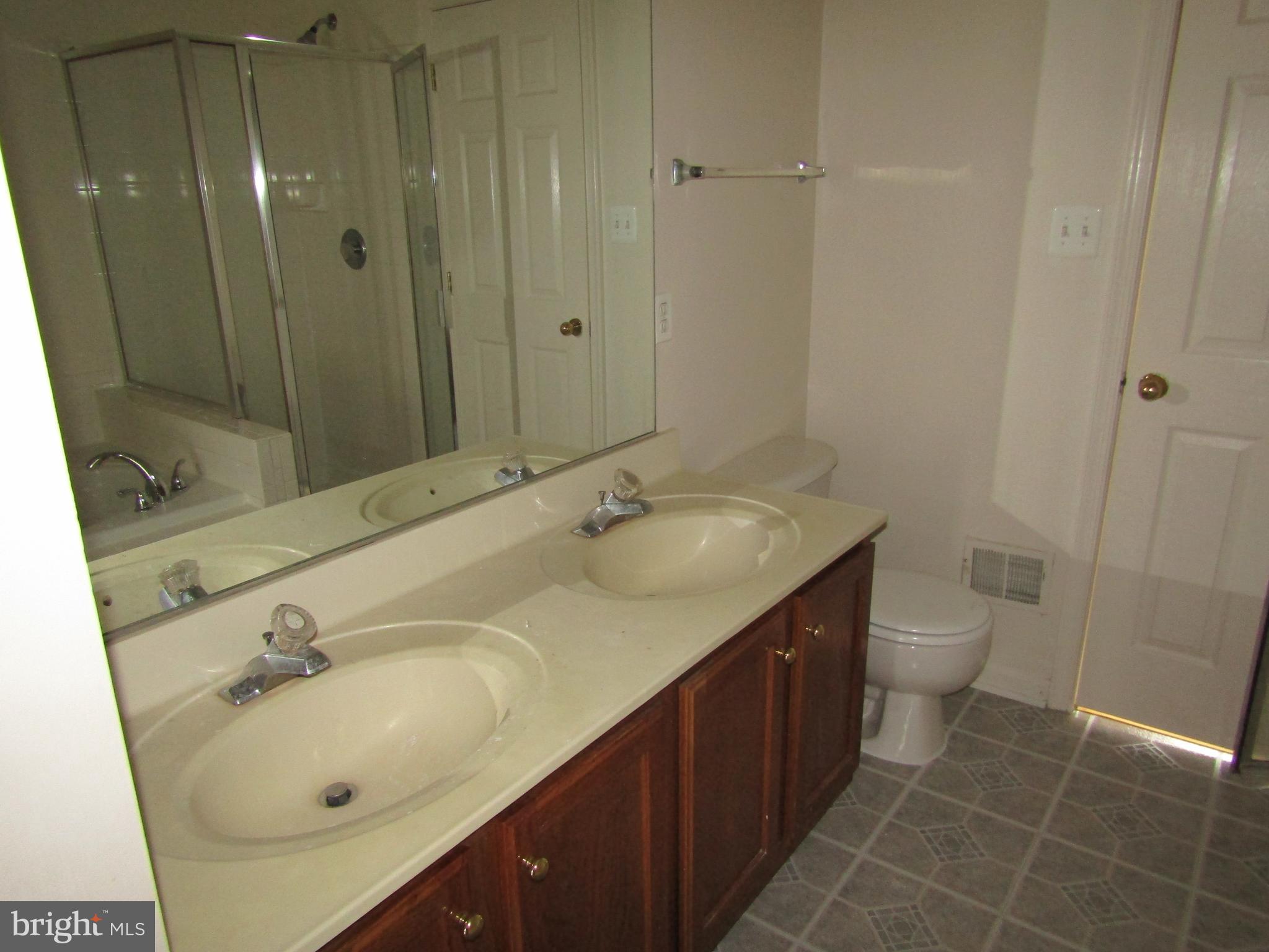 SOUTH RIDING - Residential Lease