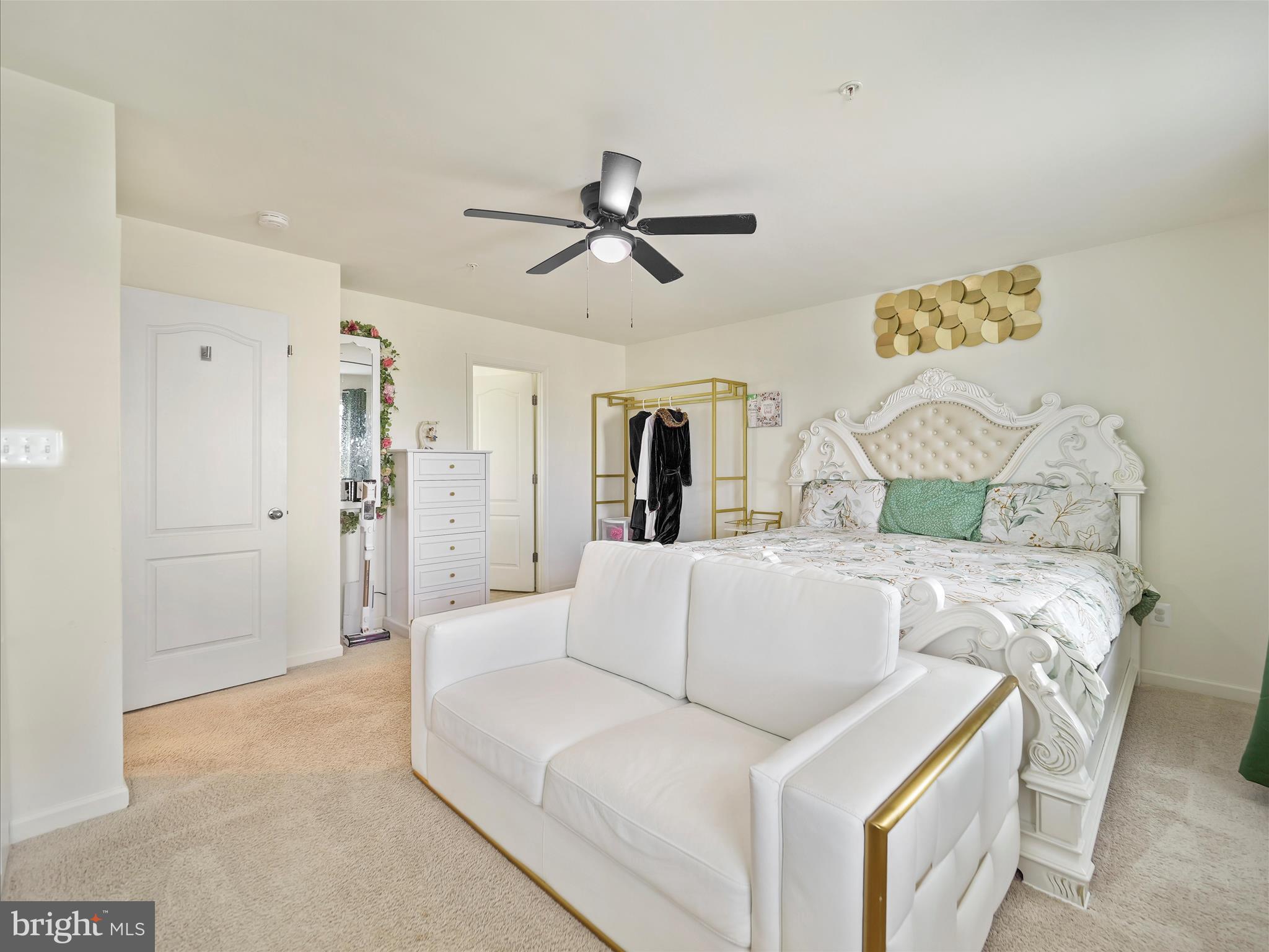 WEST FIELDS - Residential