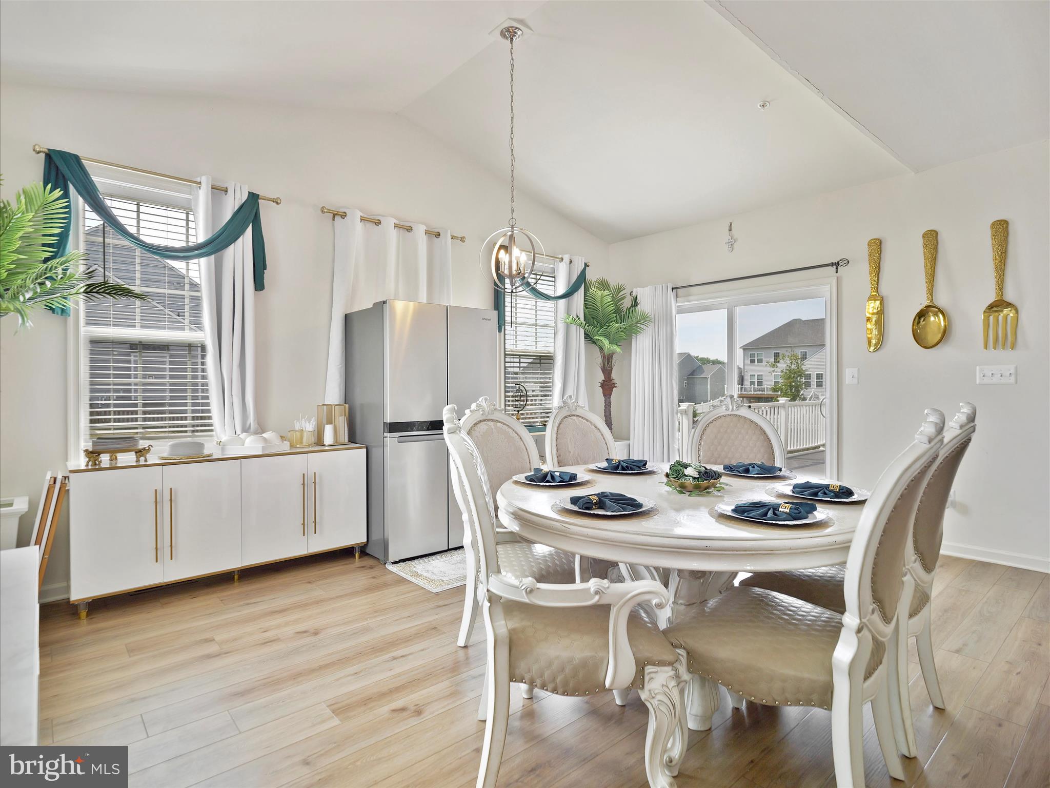 WEST FIELDS - Residential