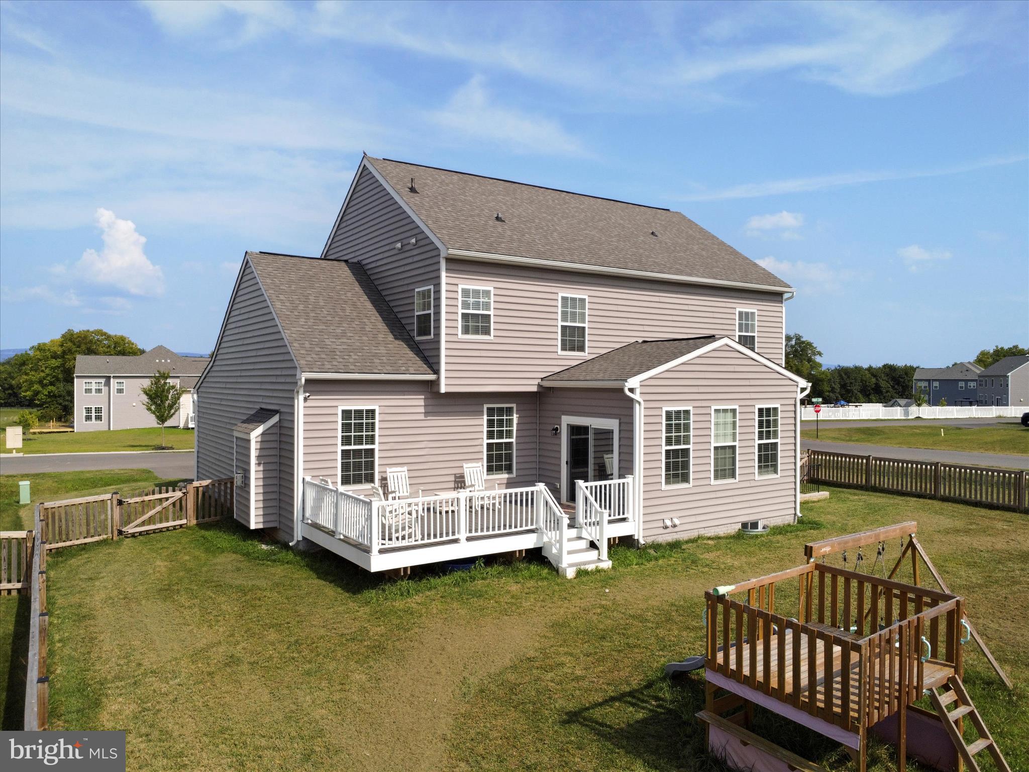 WEST FIELDS - Residential