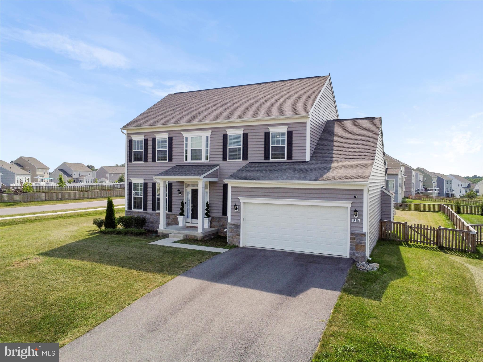 WEST FIELDS - Residential