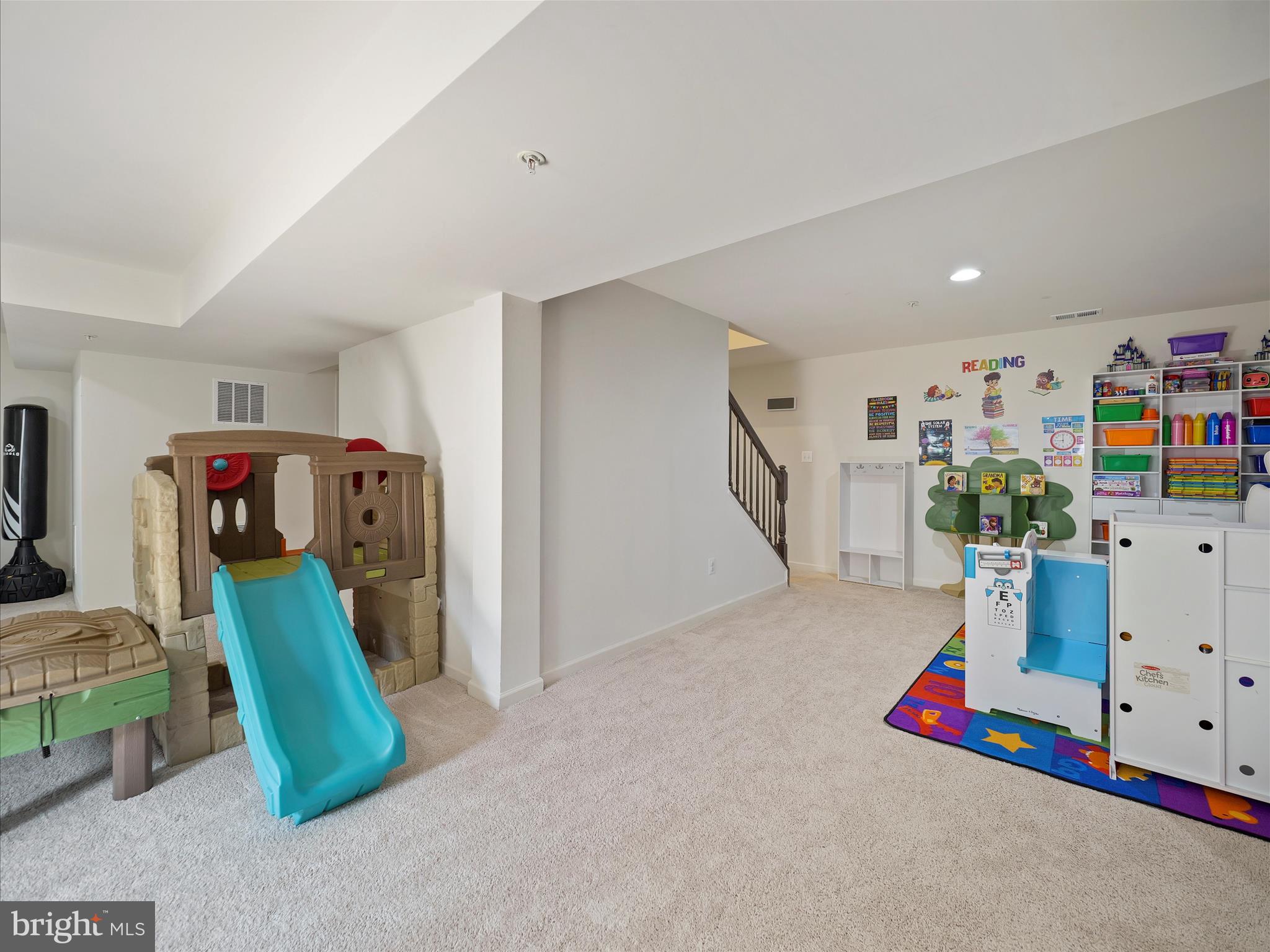 WEST FIELDS - Residential
