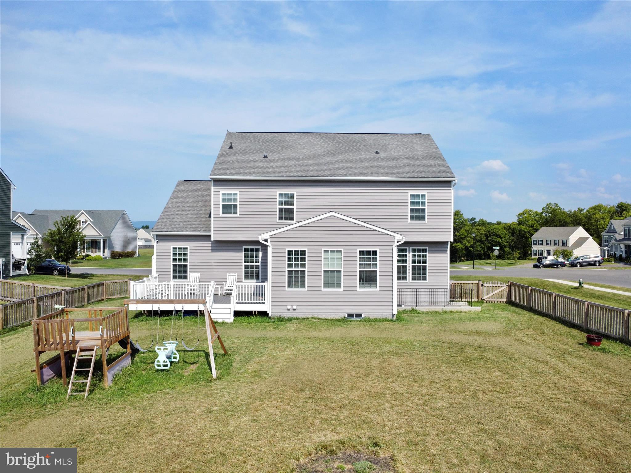 WEST FIELDS - Residential