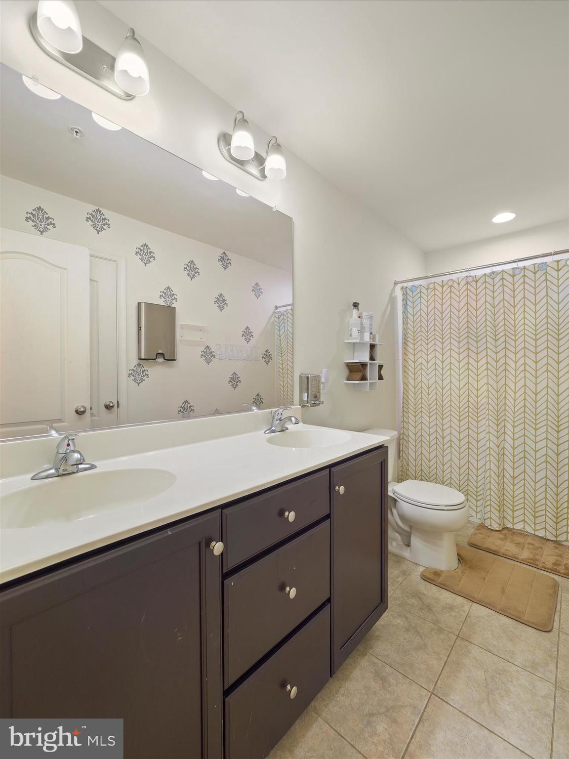 WEST FIELDS - Residential