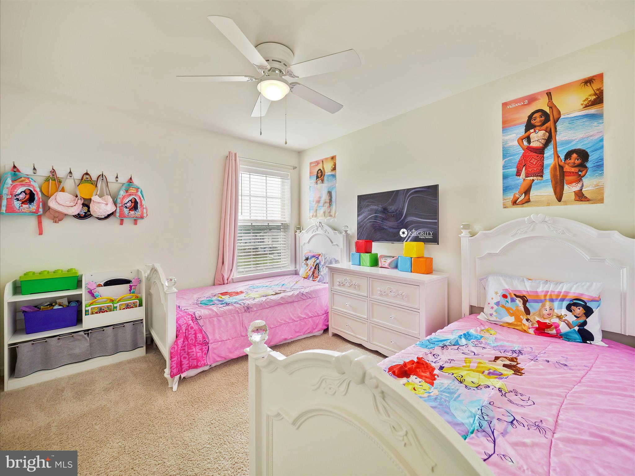 WEST FIELDS - Residential