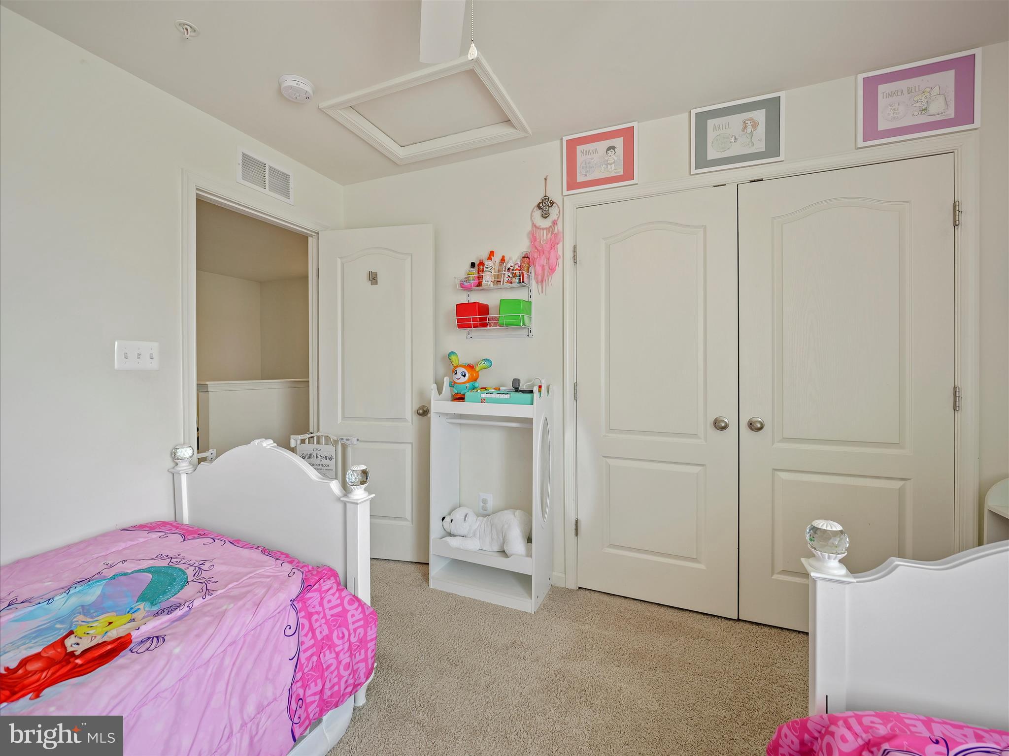 WEST FIELDS - Residential