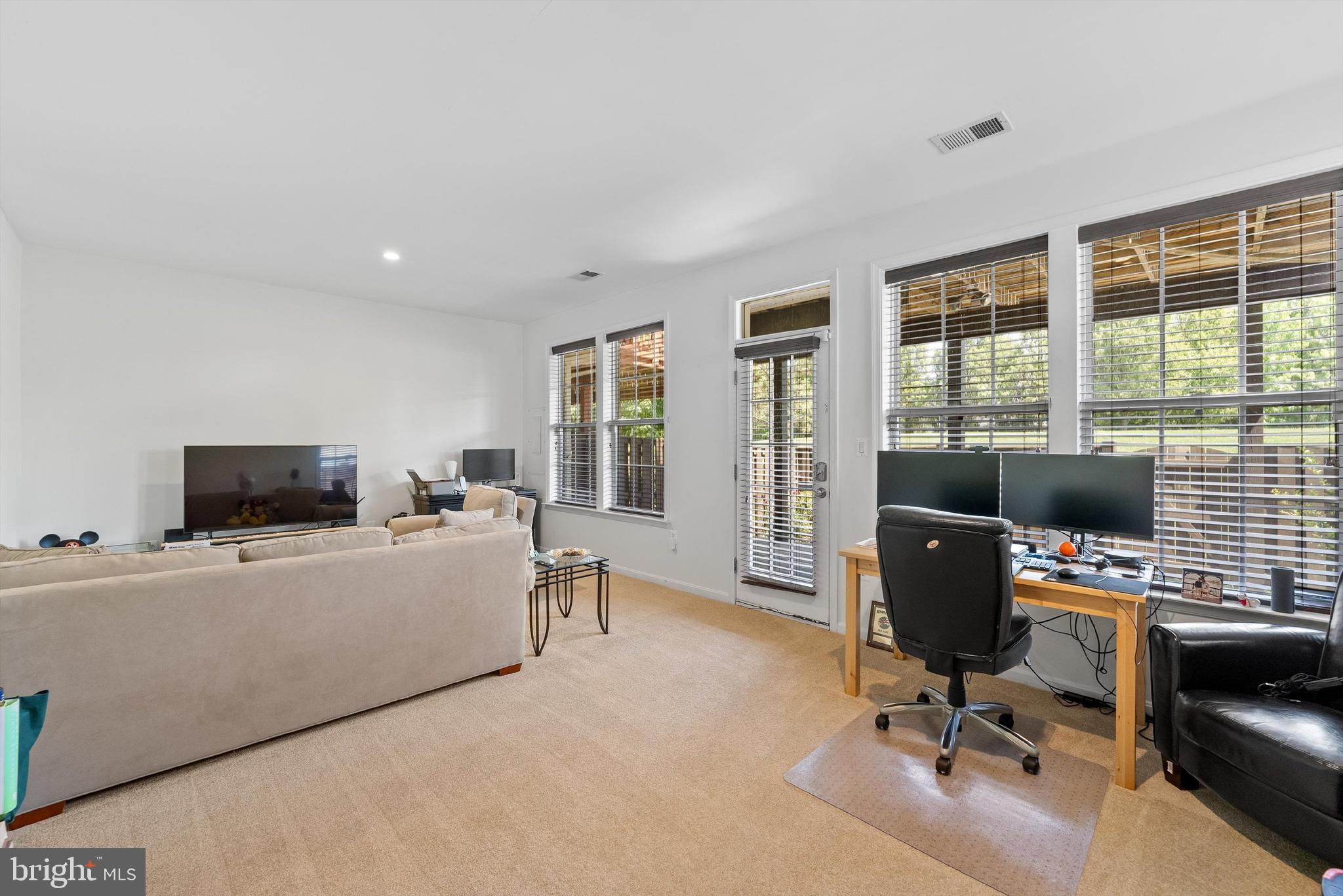 43122 SHADOW TERRACE