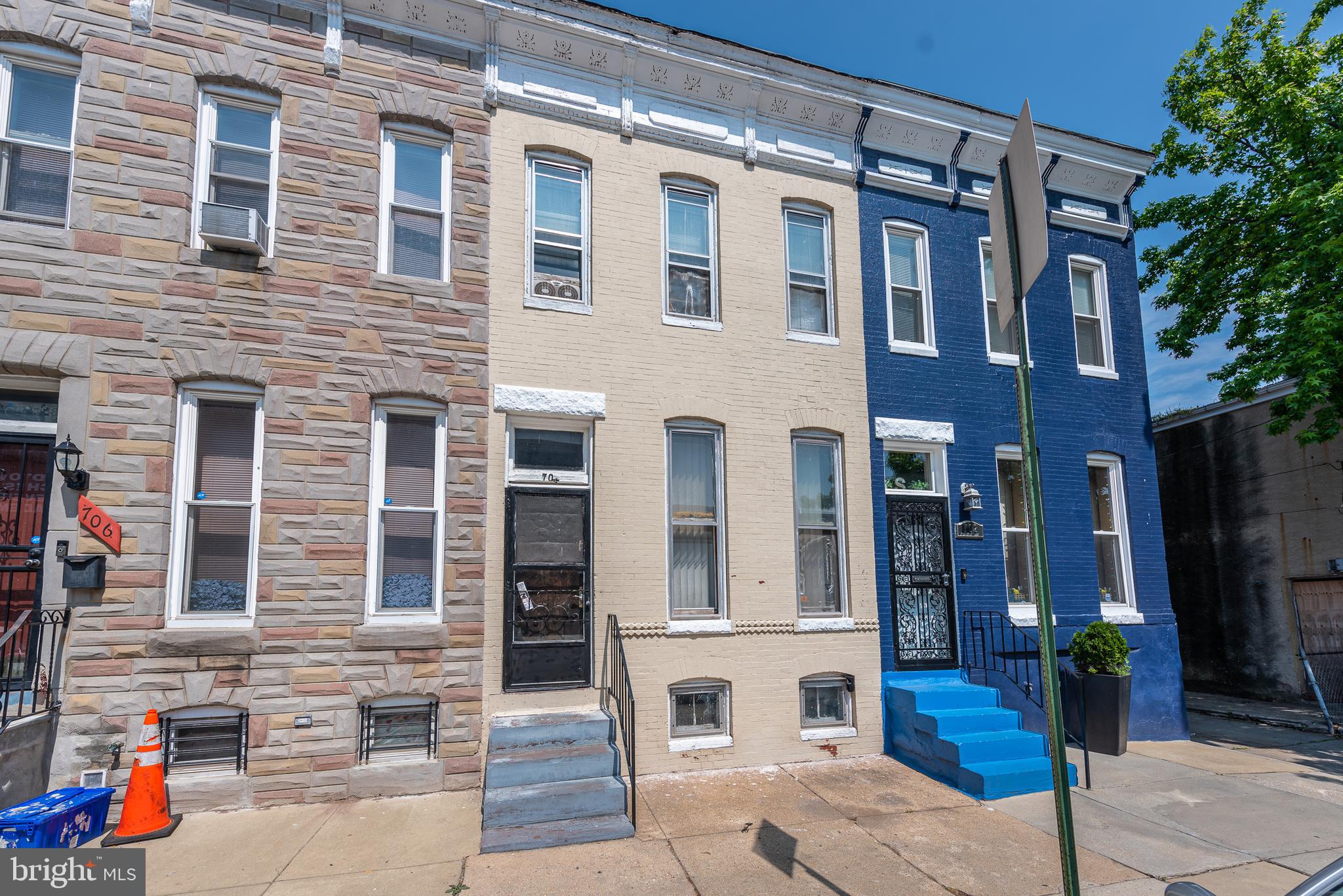INVESTMENT OPPORTUNITY! Great opportunity to renovate and sell or fix up and add to your rental portfolio. Main level with a living room, dining room, and kitchen, upper level with 2 bedrooms and 1 full bath. Sold As-Is.