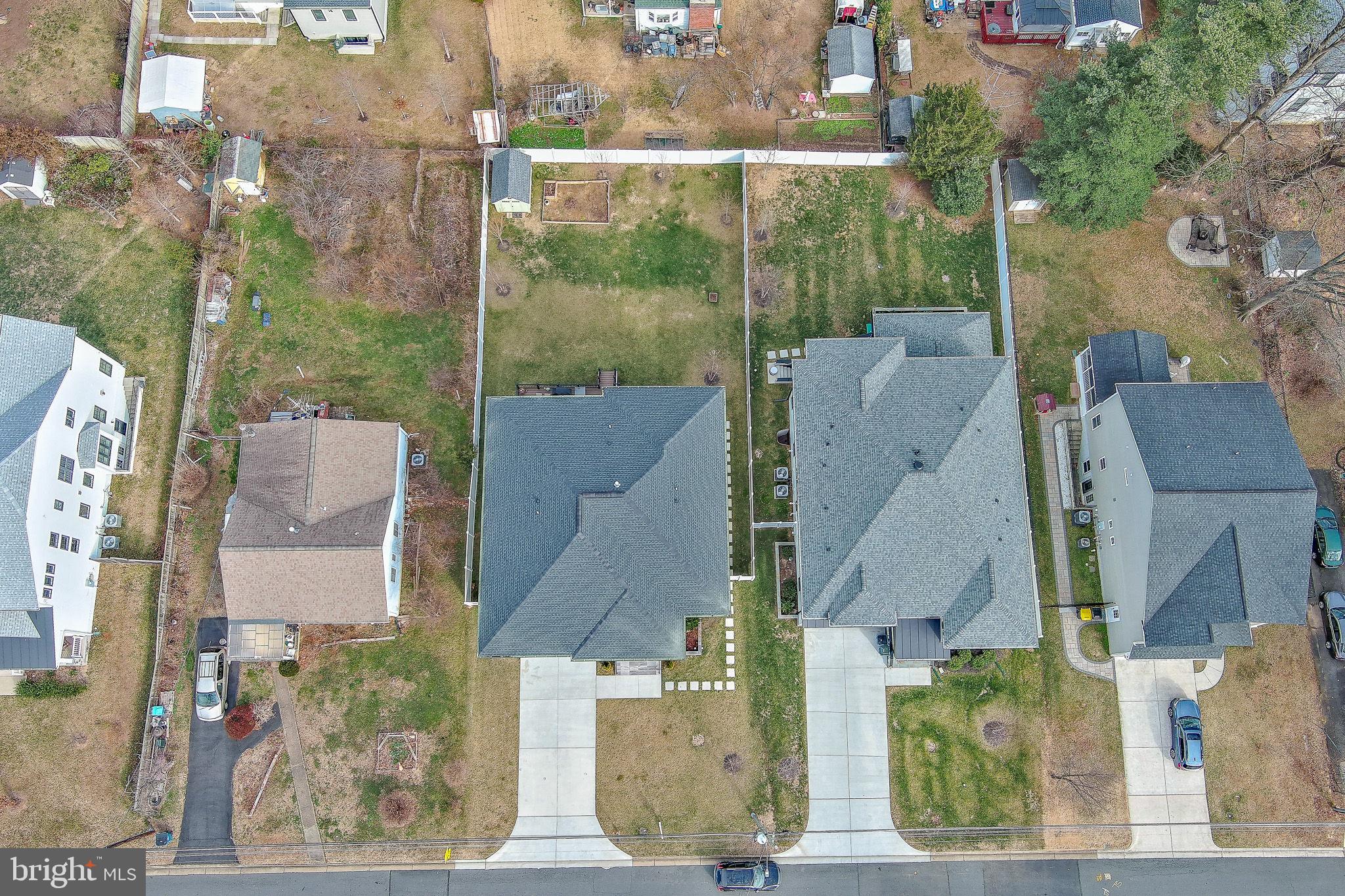 PIMMIT HILLS - Residential