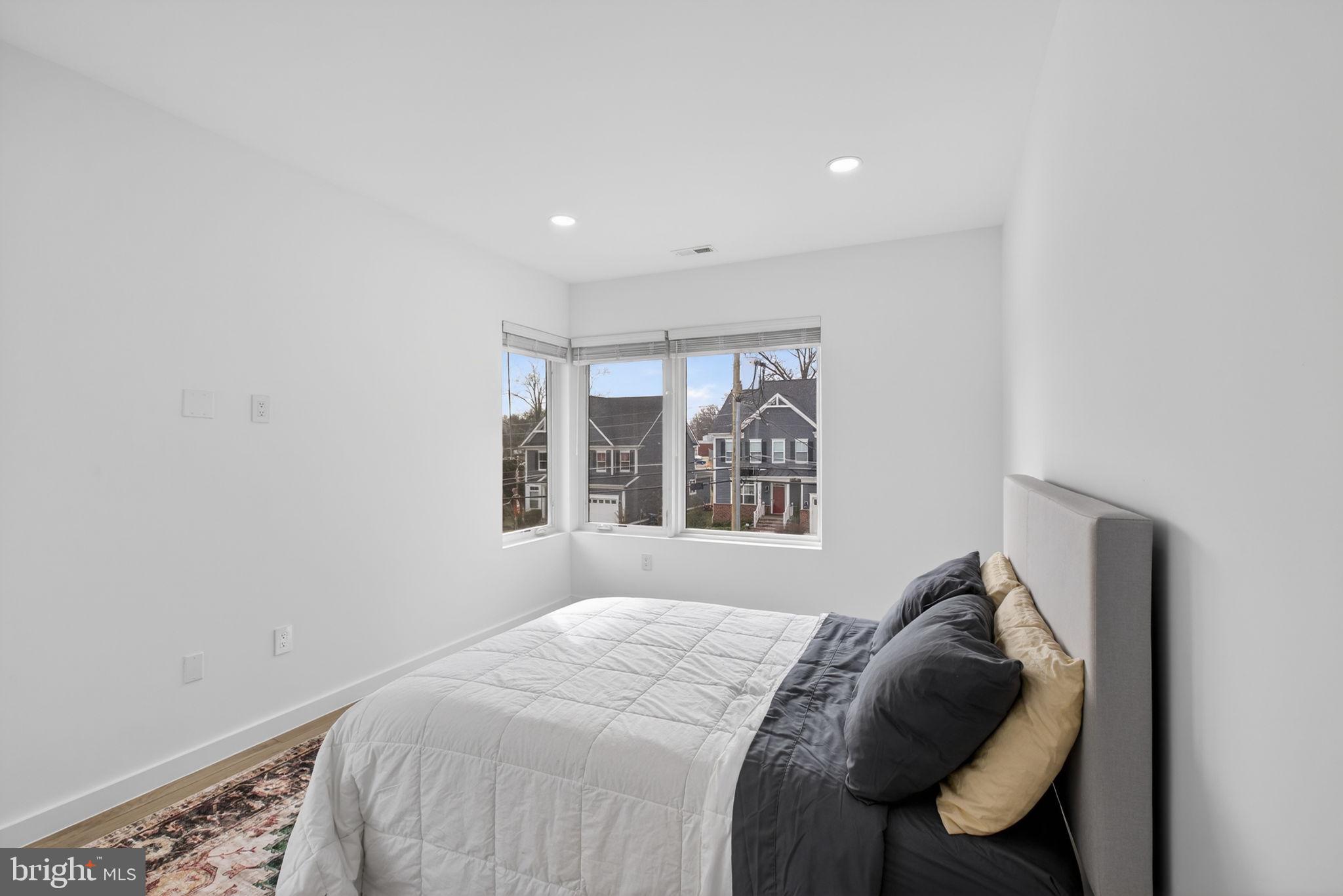 PIMMIT HILLS - Residential