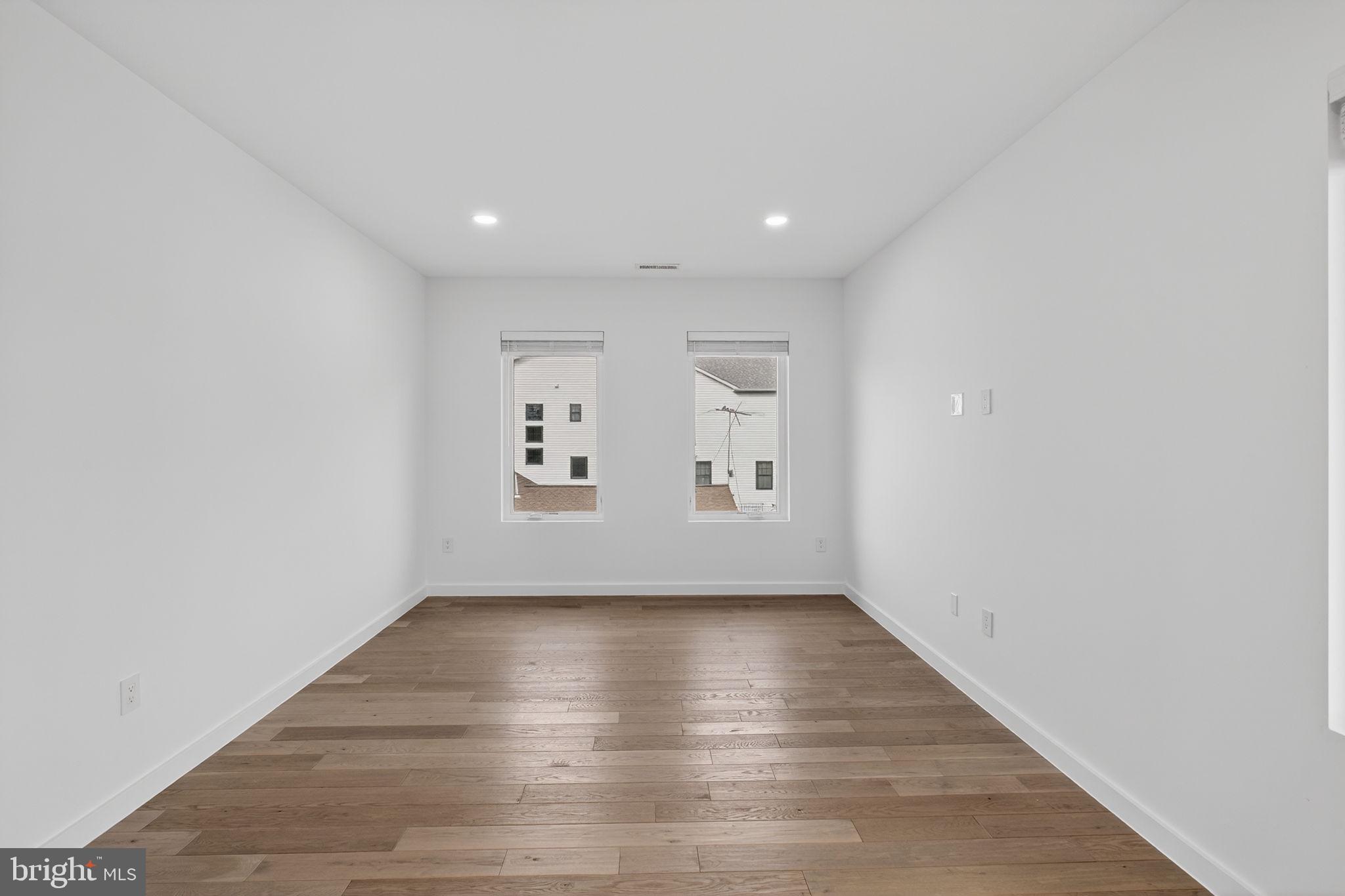 PIMMIT HILLS - Residential