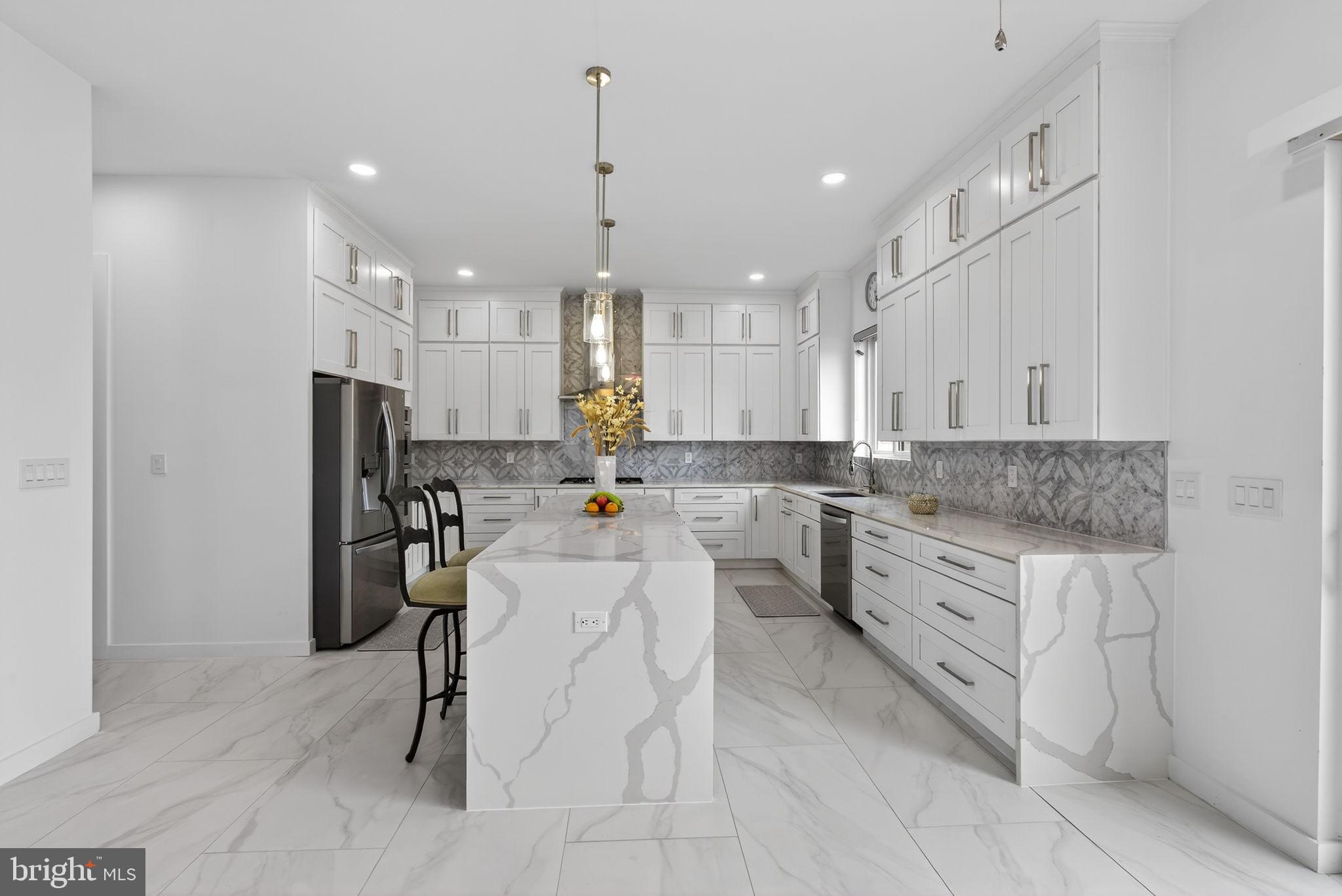 PIMMIT HILLS - Residential