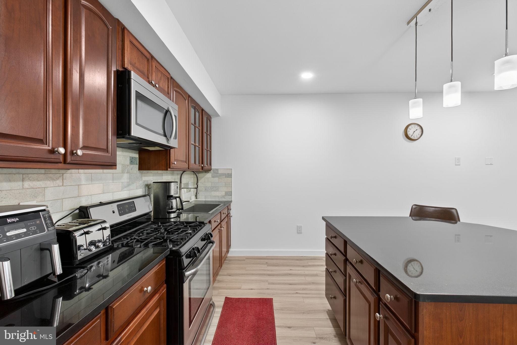 PIMMIT HILLS - Residential