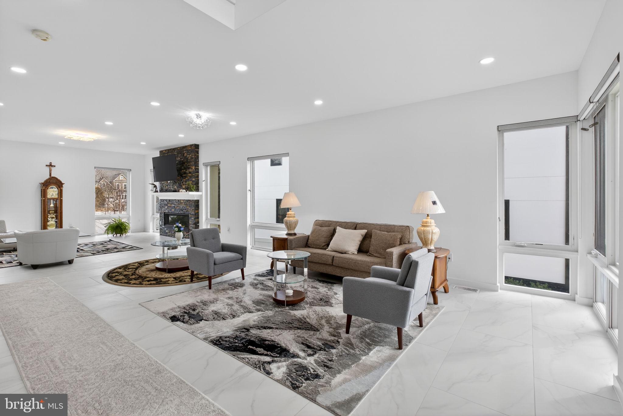 PIMMIT HILLS - Residential