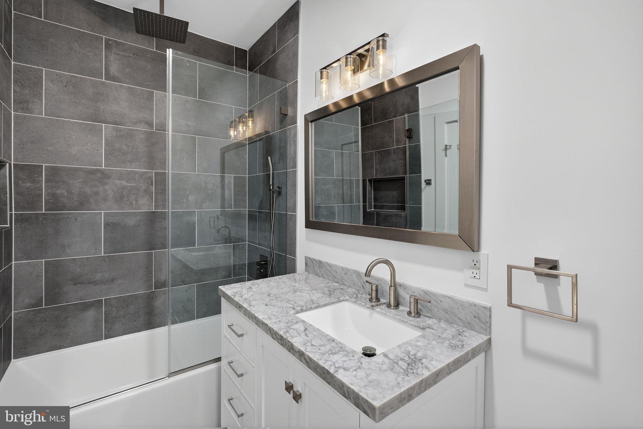 PIMMIT HILLS - Residential