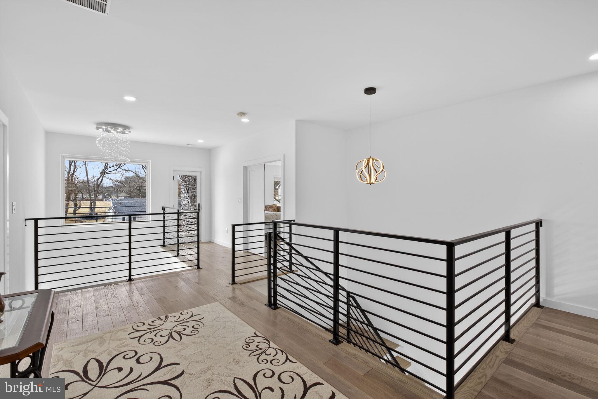 PIMMIT HILLS - Residential