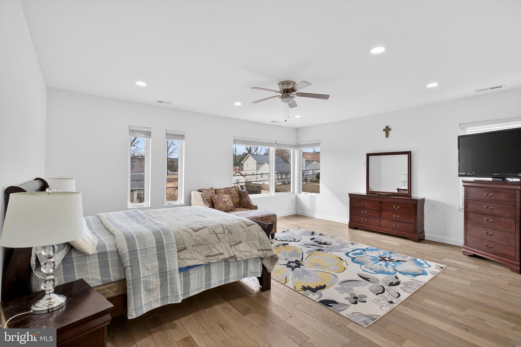 PIMMIT HILLS - Residential