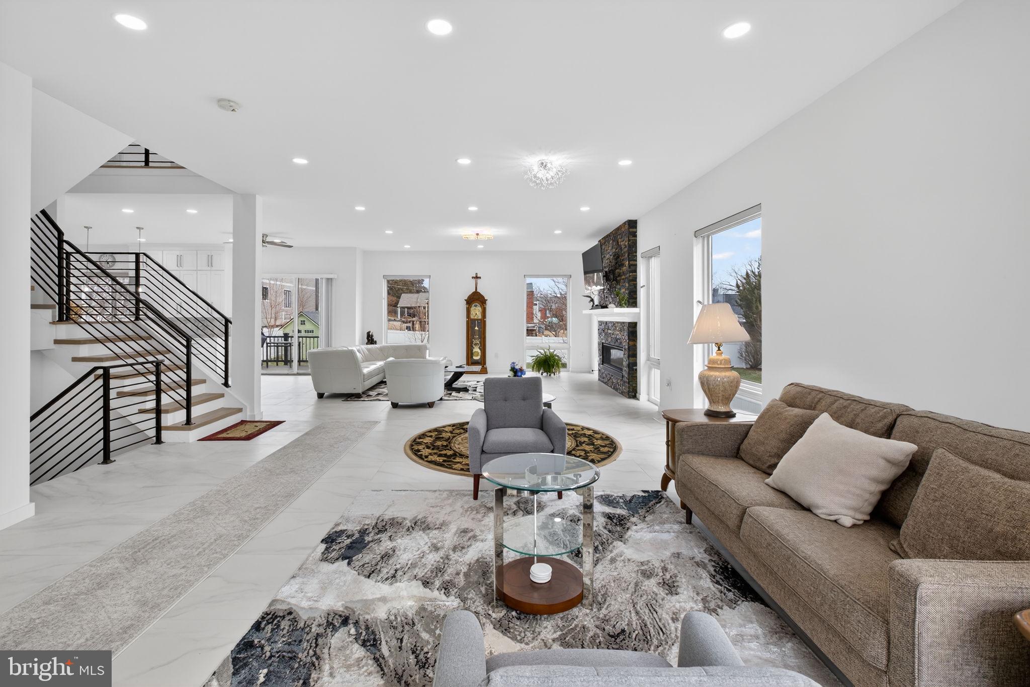 PIMMIT HILLS - Residential