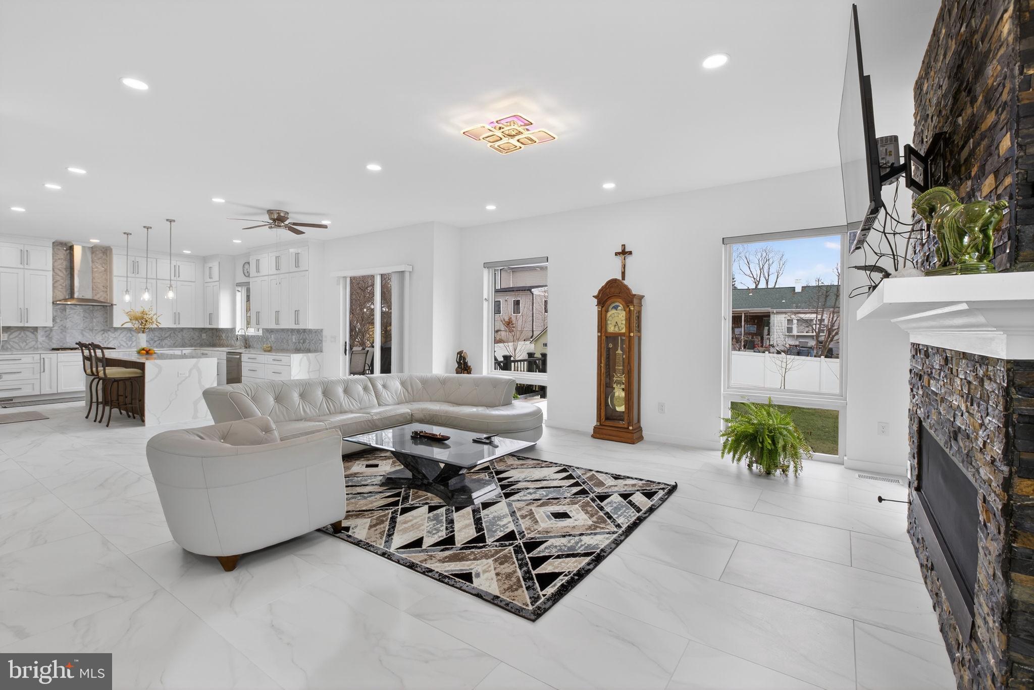 PIMMIT HILLS - Residential