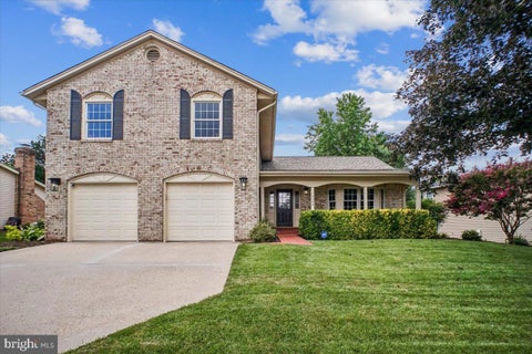 Photo of 3248 Kinross Circle, HERNDON, VA 20171 (MLS # VAFX2330826)
