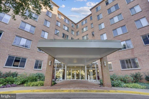 Photo of 3000 Spout Run Parkway #C605, ARLINGTON, VA 22201 (MLS # VAAR2068408)