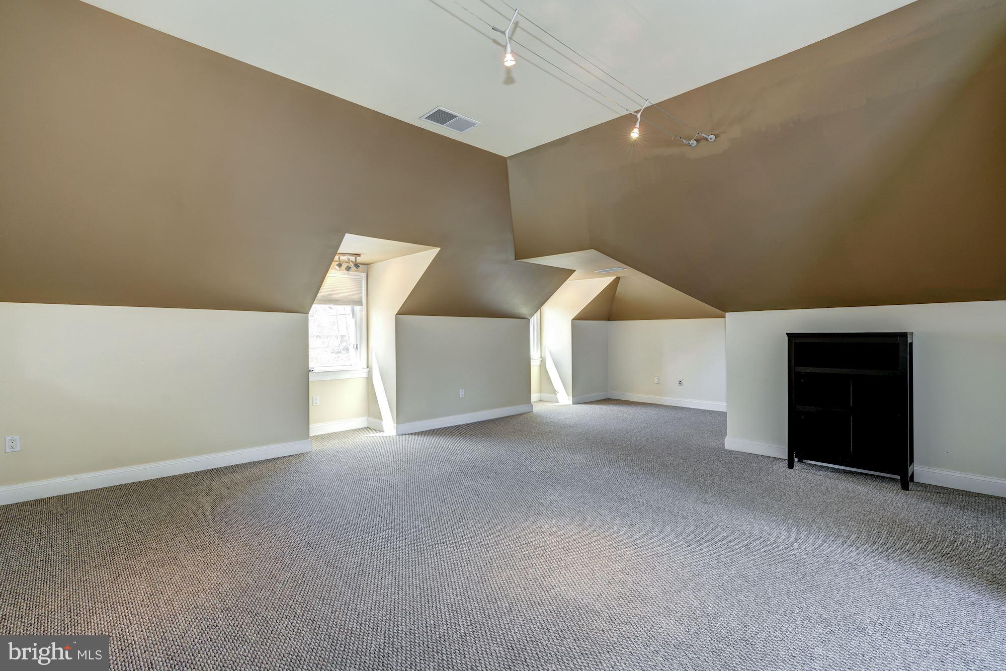 NORTH CHEVY CHASE - Residential