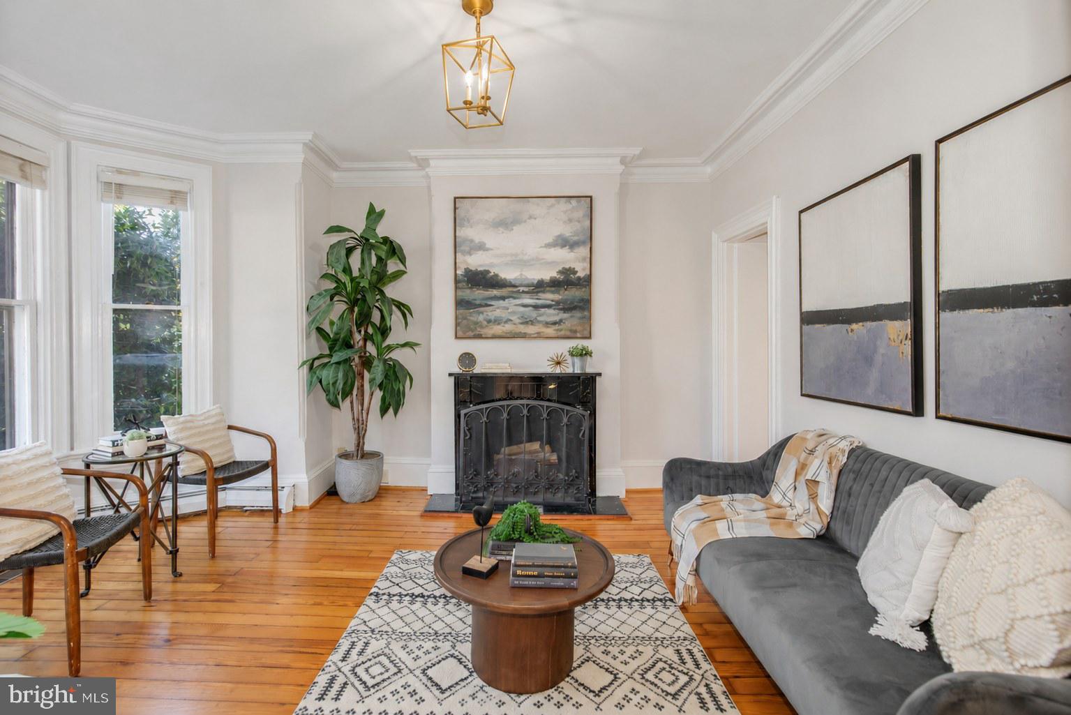 23 5TH STREET SE