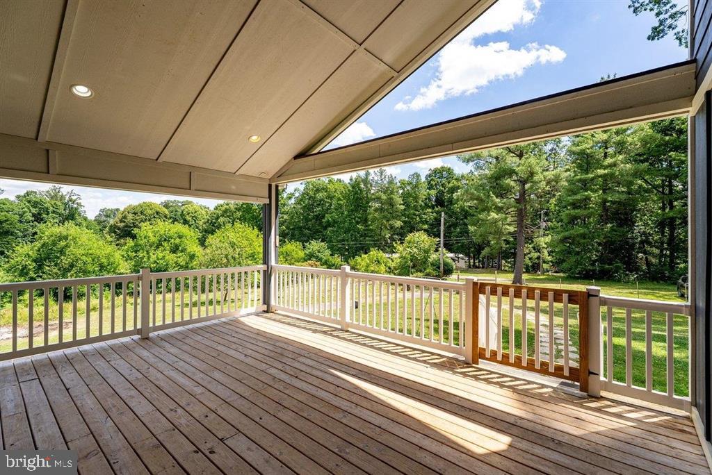 8905 SHADE TREE LANE