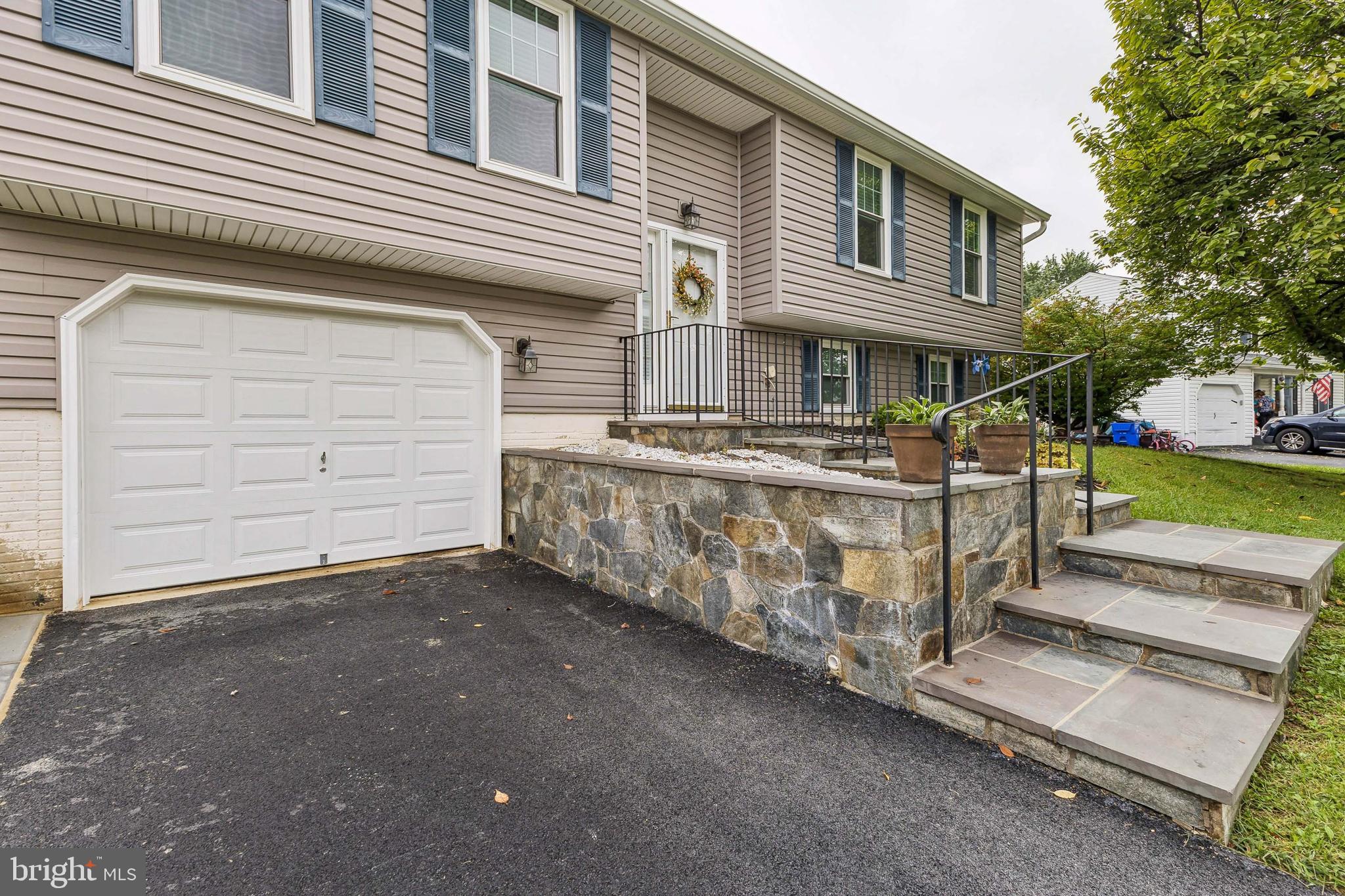 GLADE MANOR - Residential