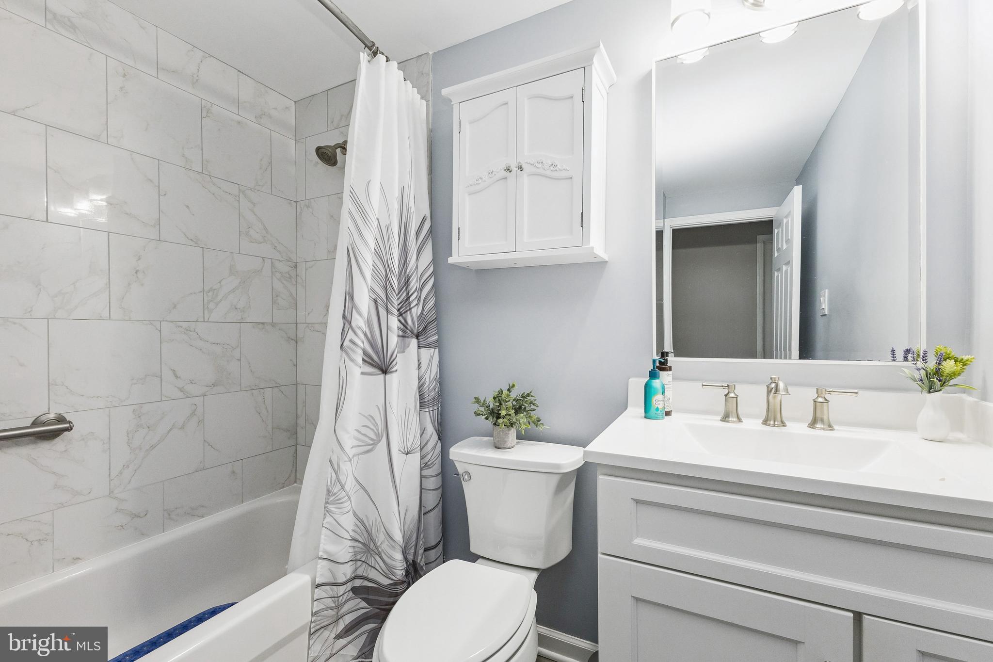 GLADE MANOR - Residential