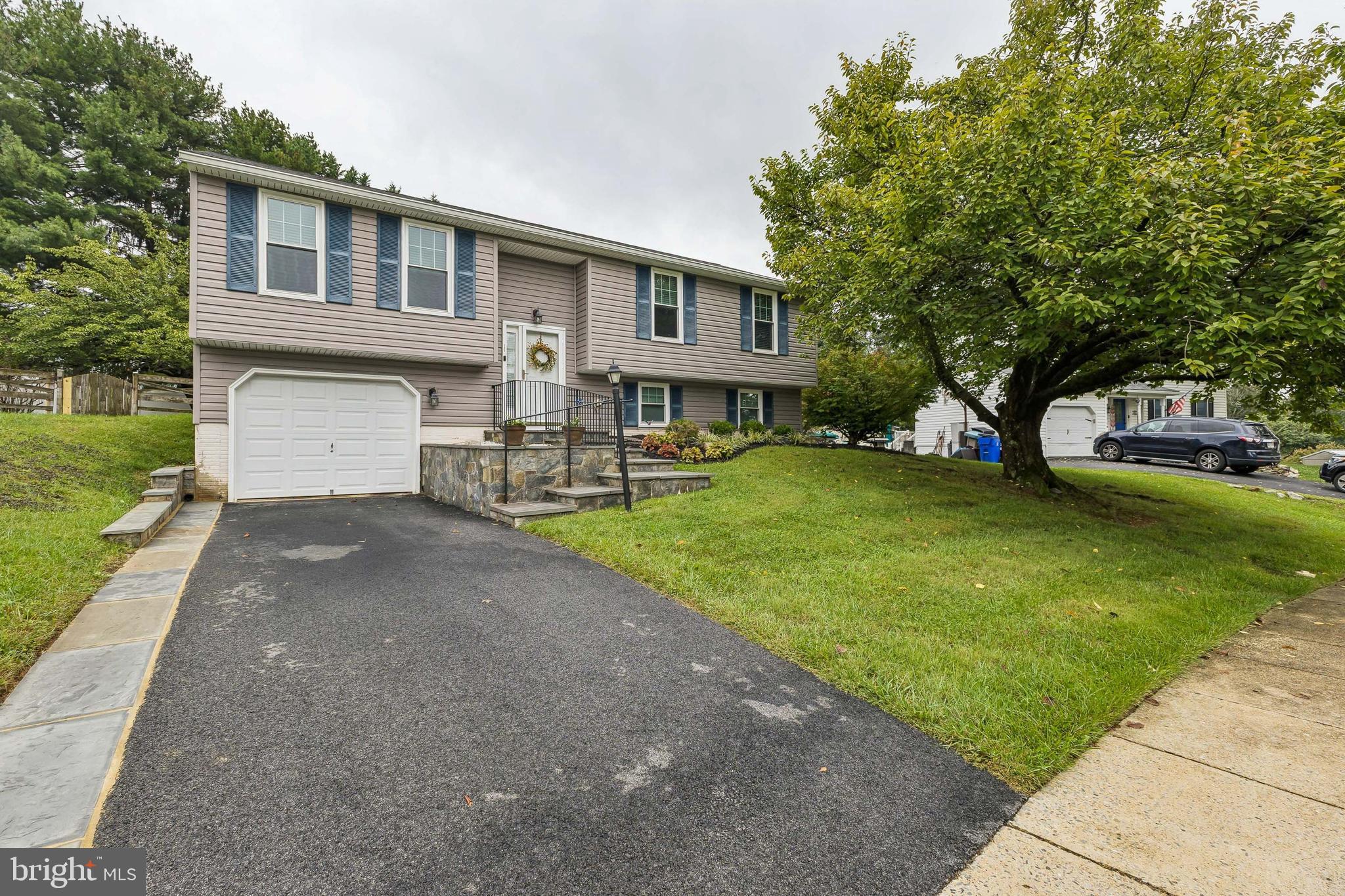 GLADE MANOR - Residential