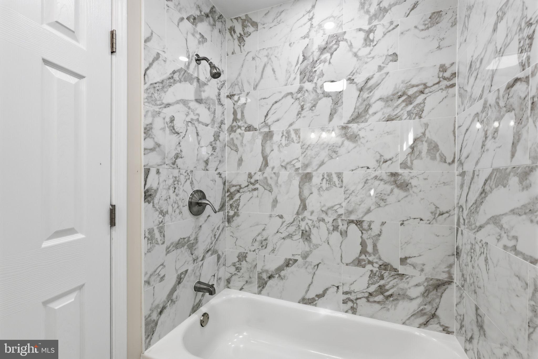 COUNTRY VIL AT CTR - Residential