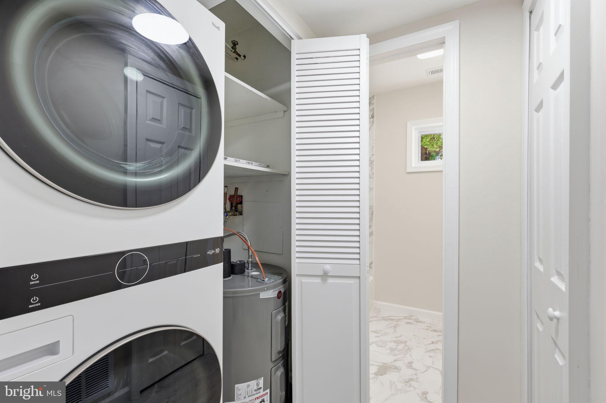 COUNTRY VIL AT CTR - Residential