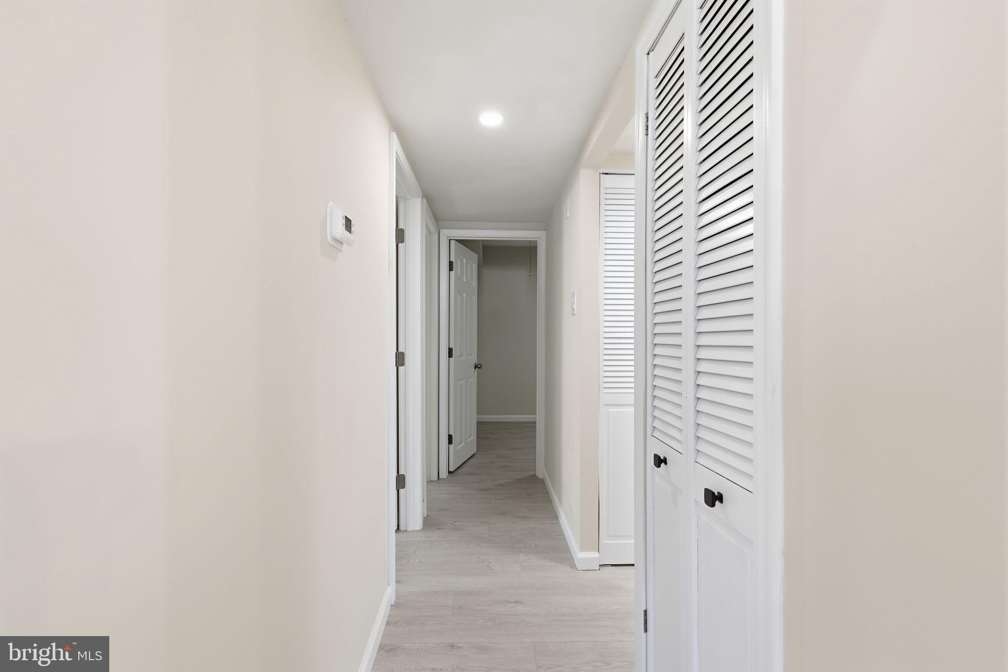 COUNTRY VIL AT CTR - Residential