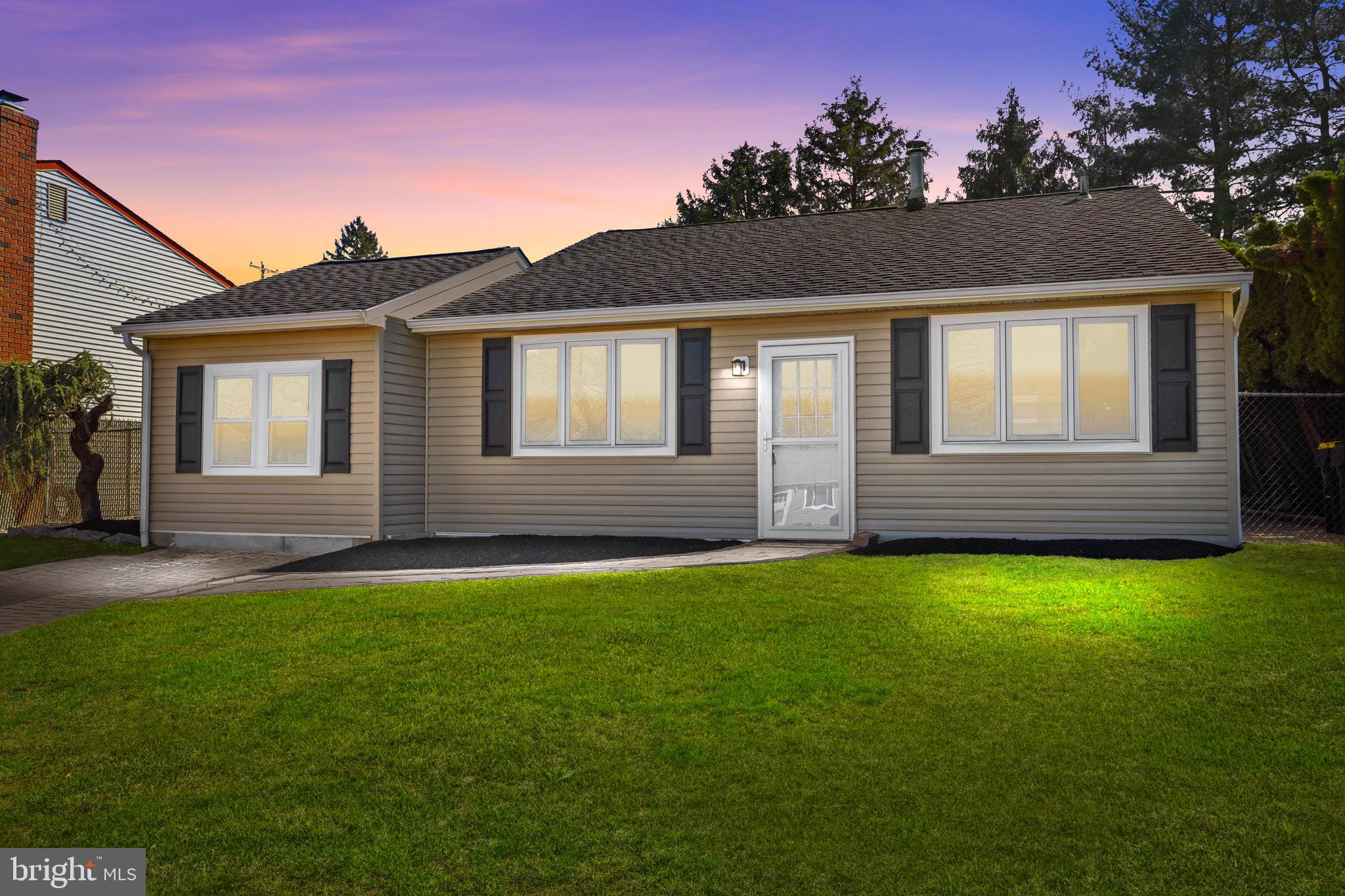 COUNTRY VIL AT CTR - Residential