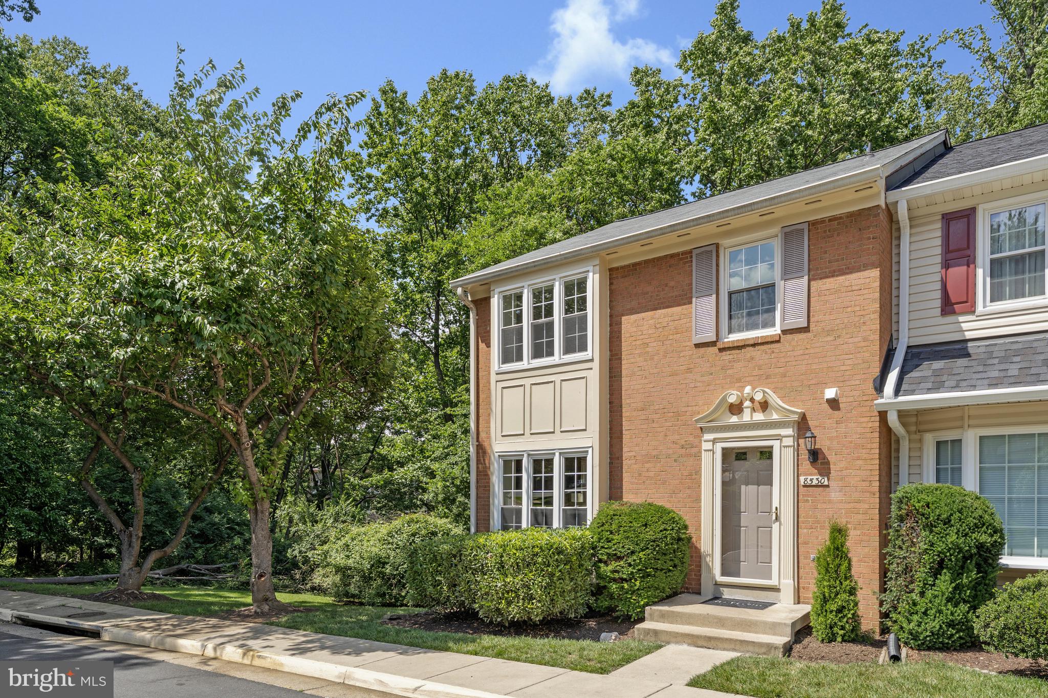 8530 RAGLAN ROAD