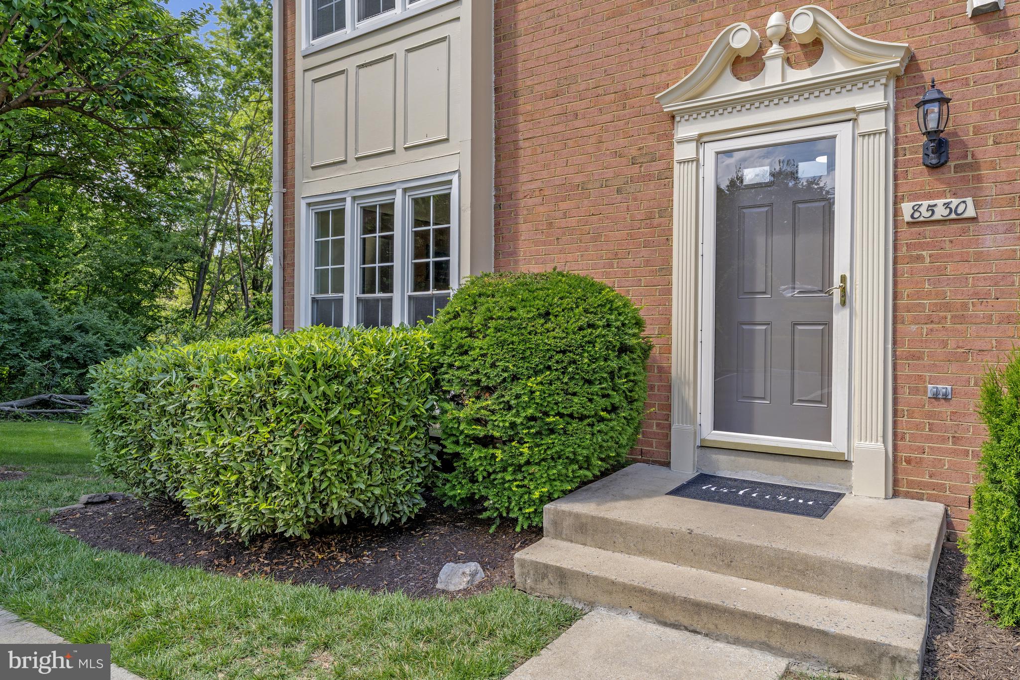 8530 RAGLAN ROAD