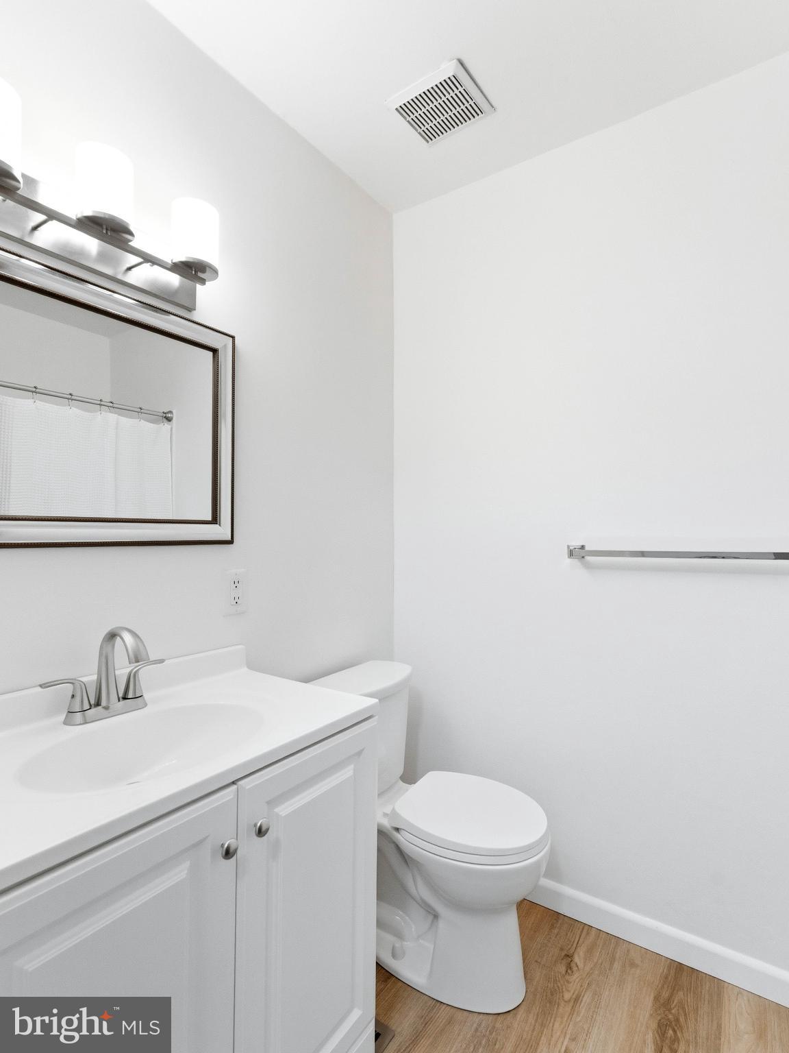 GLEN ESTS - Residential