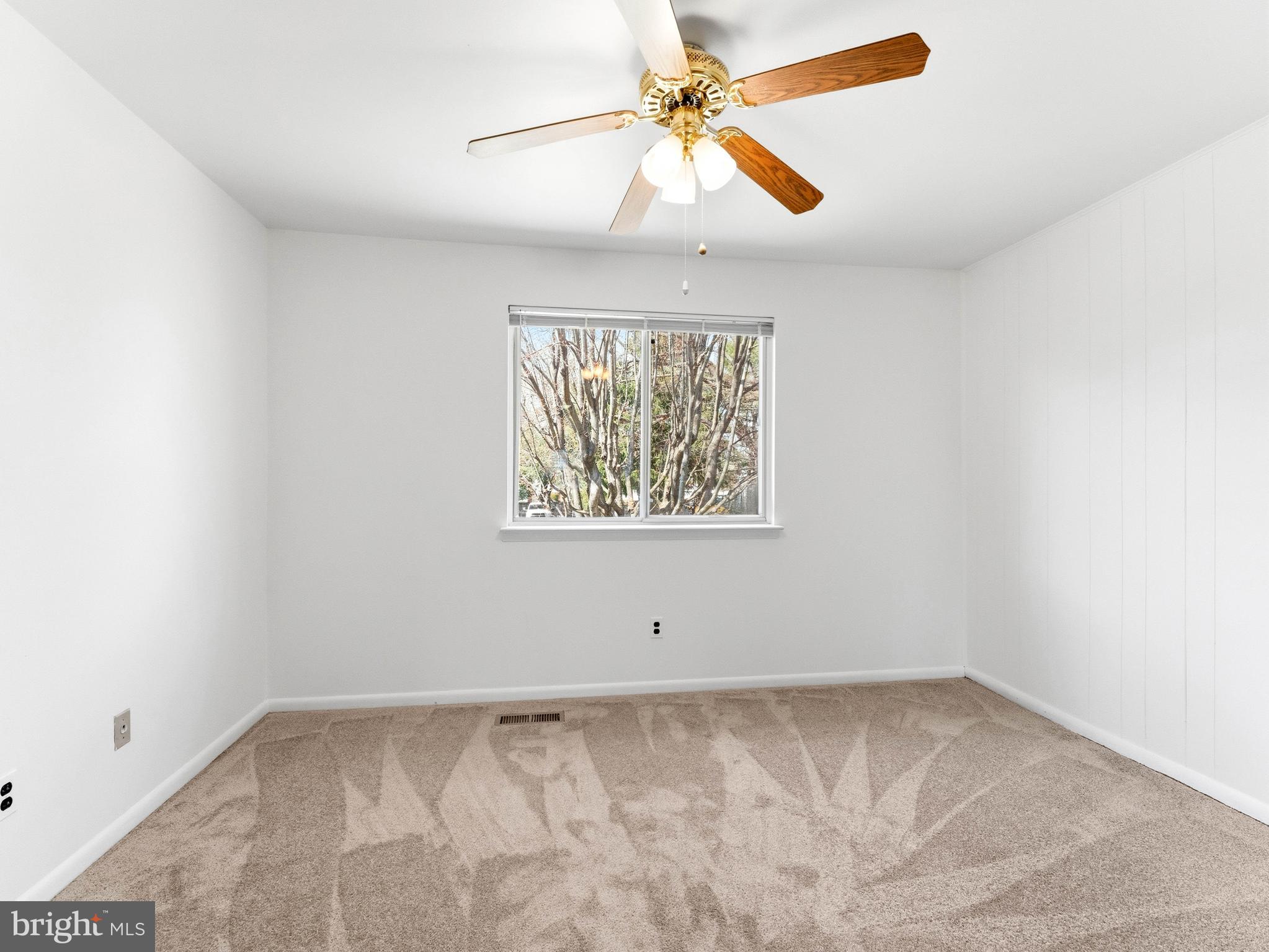 GLEN ESTS - Residential