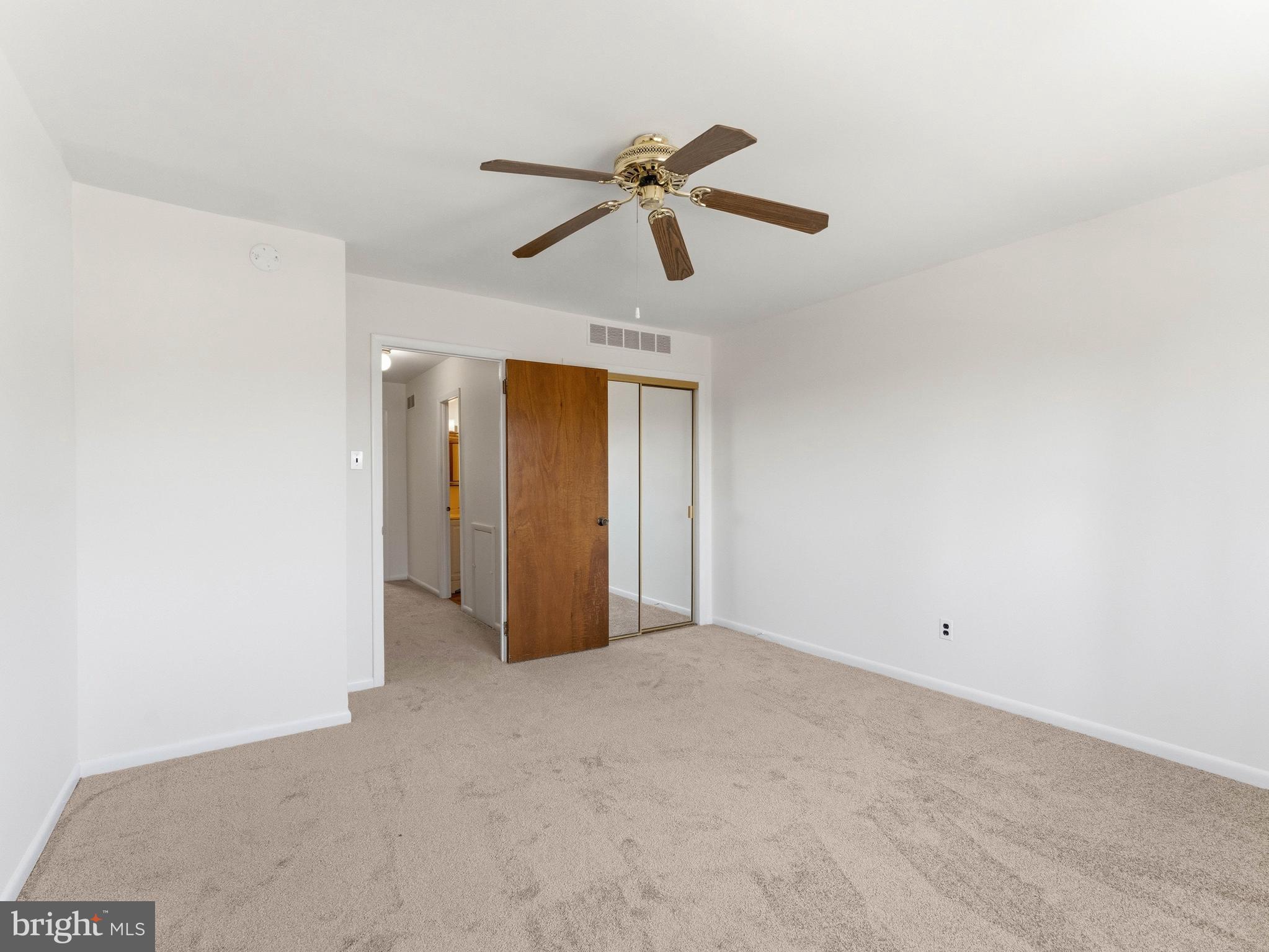 GLEN ESTS - Residential